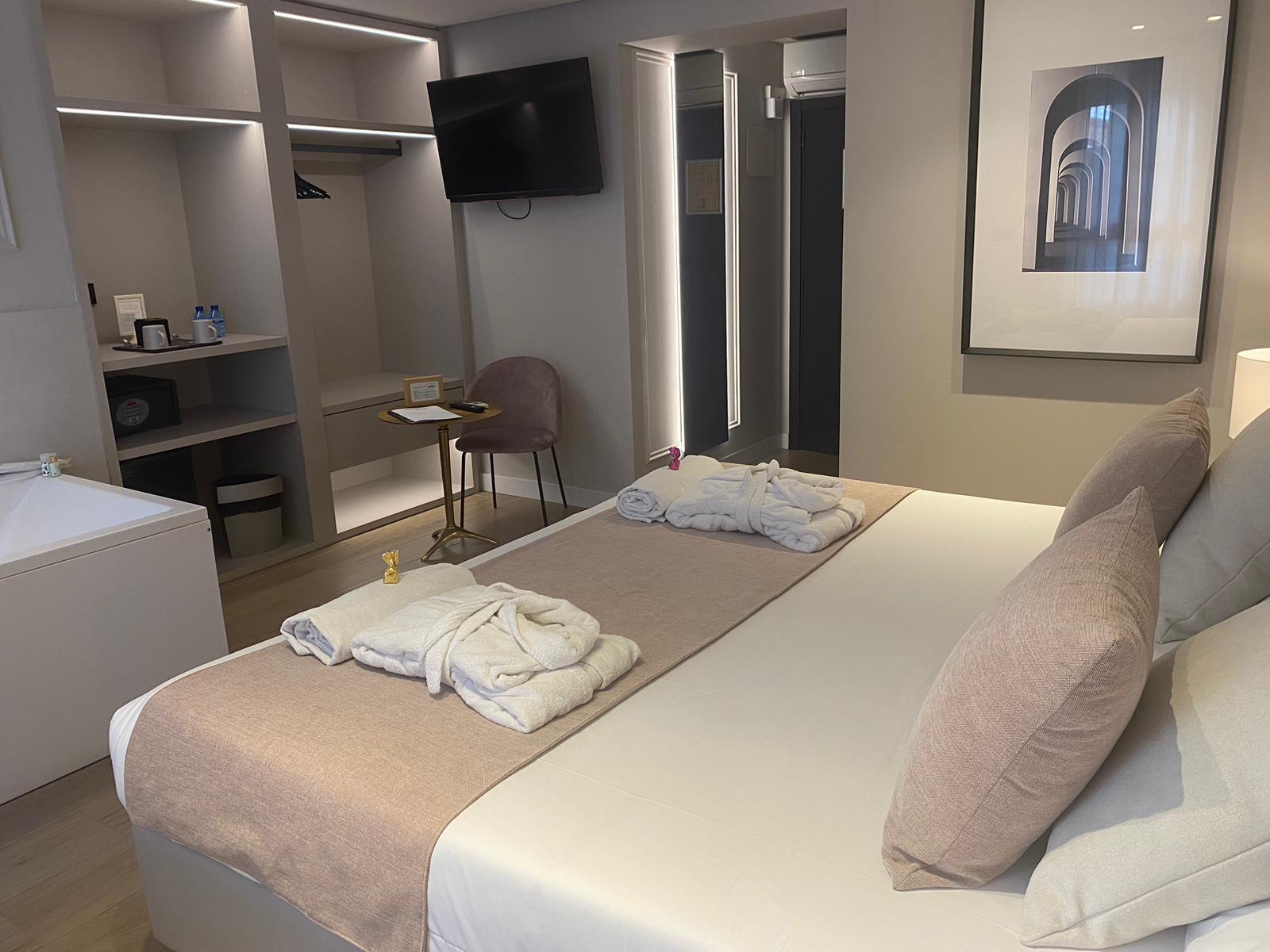 Double or Twin Deluxe