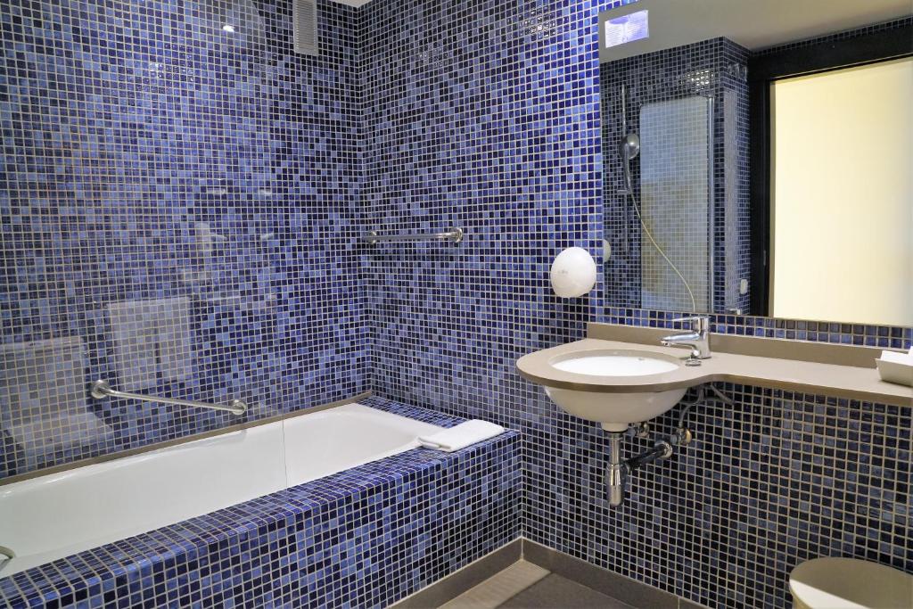 Double Single Premium