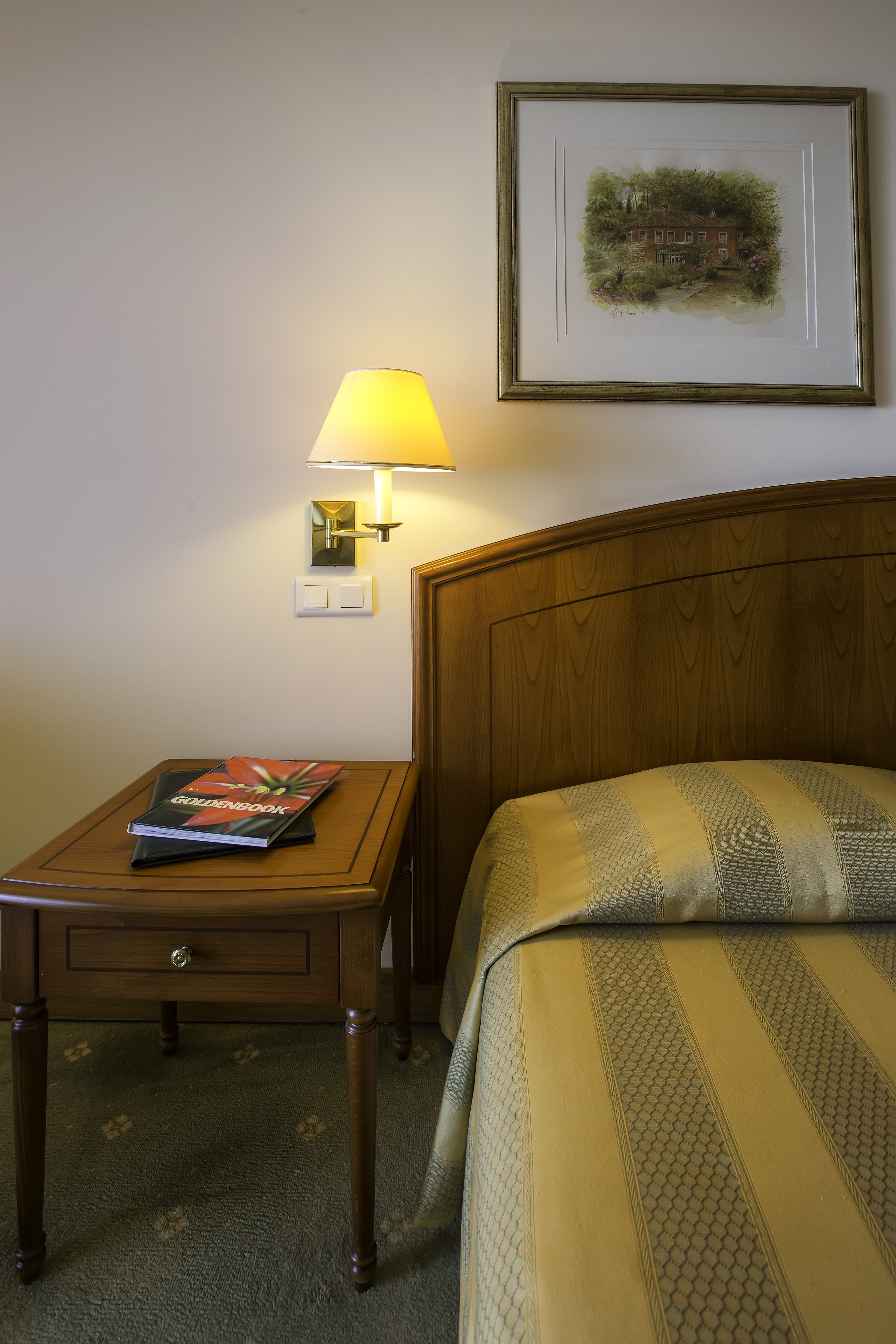 Double or Twin Standard