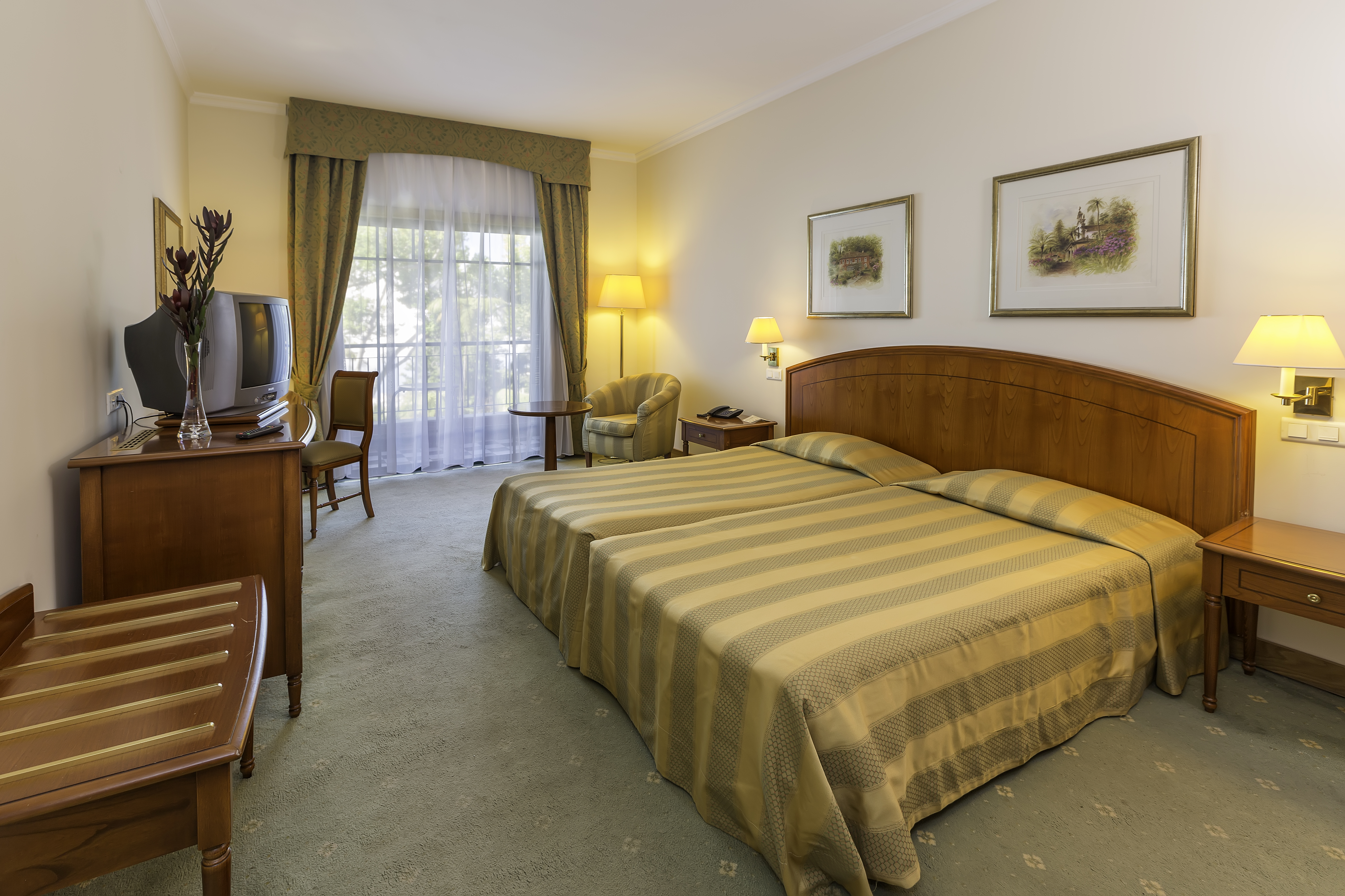 Double or Twin Standard