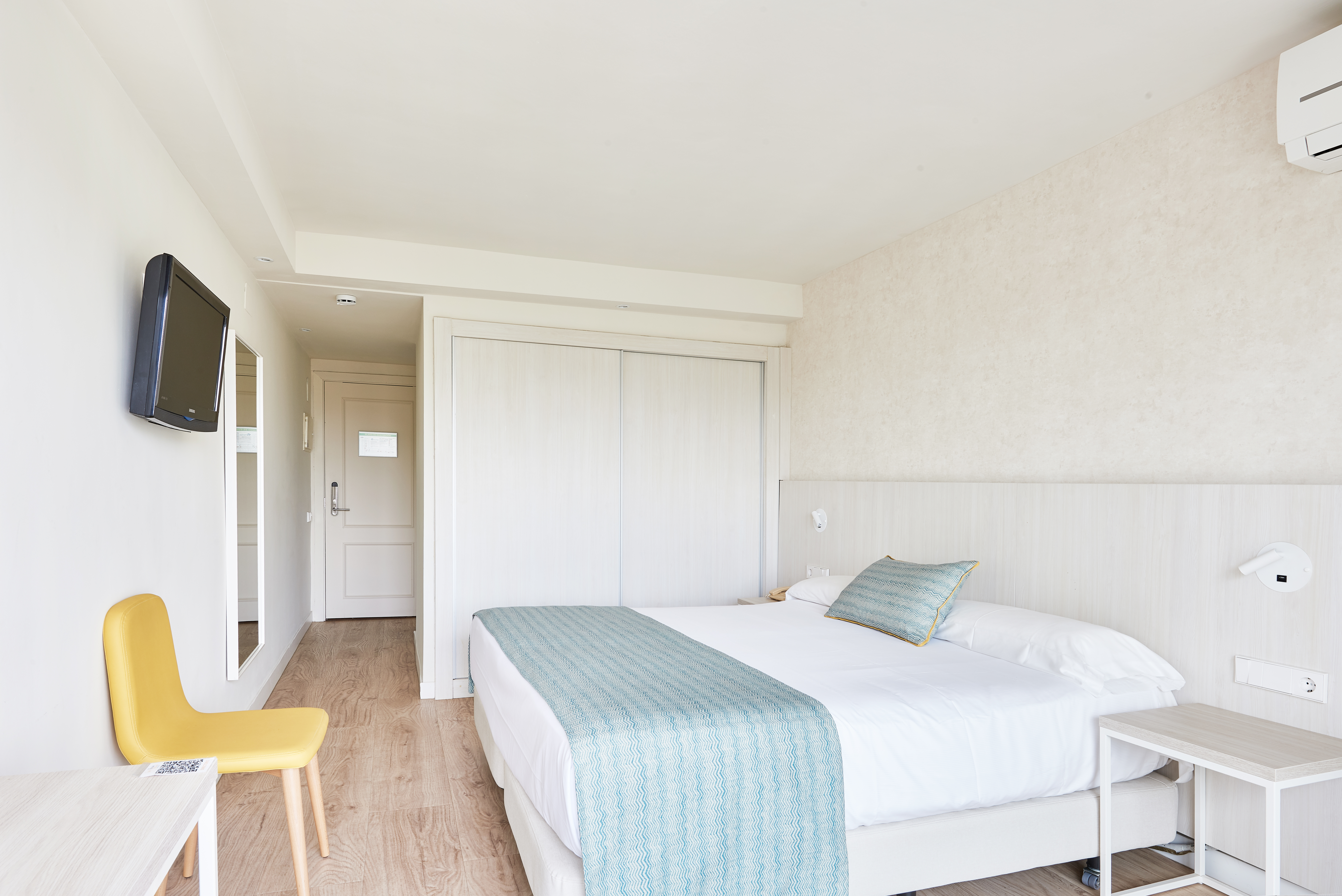 Double Single with Balcony