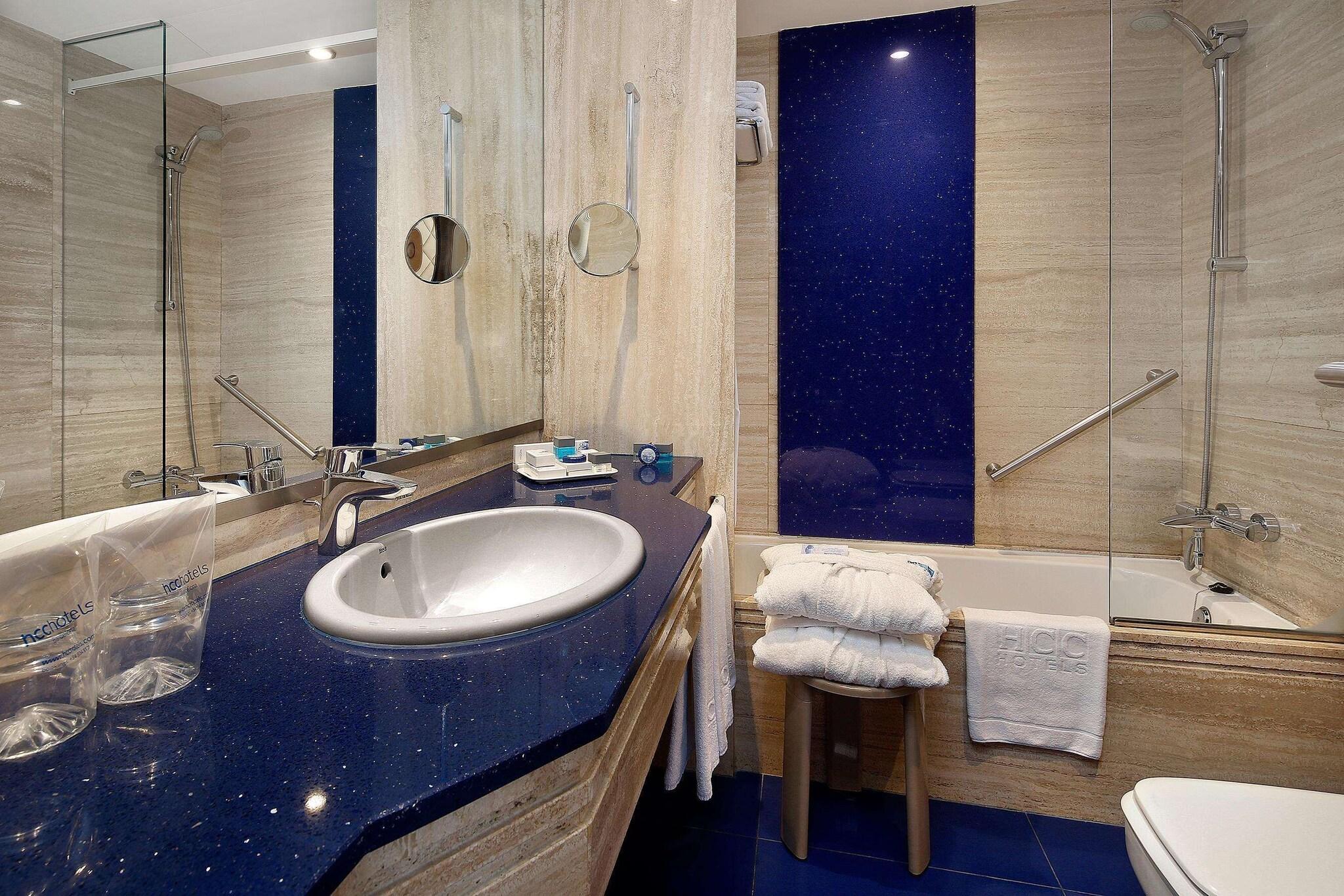 Double or Twin Standard