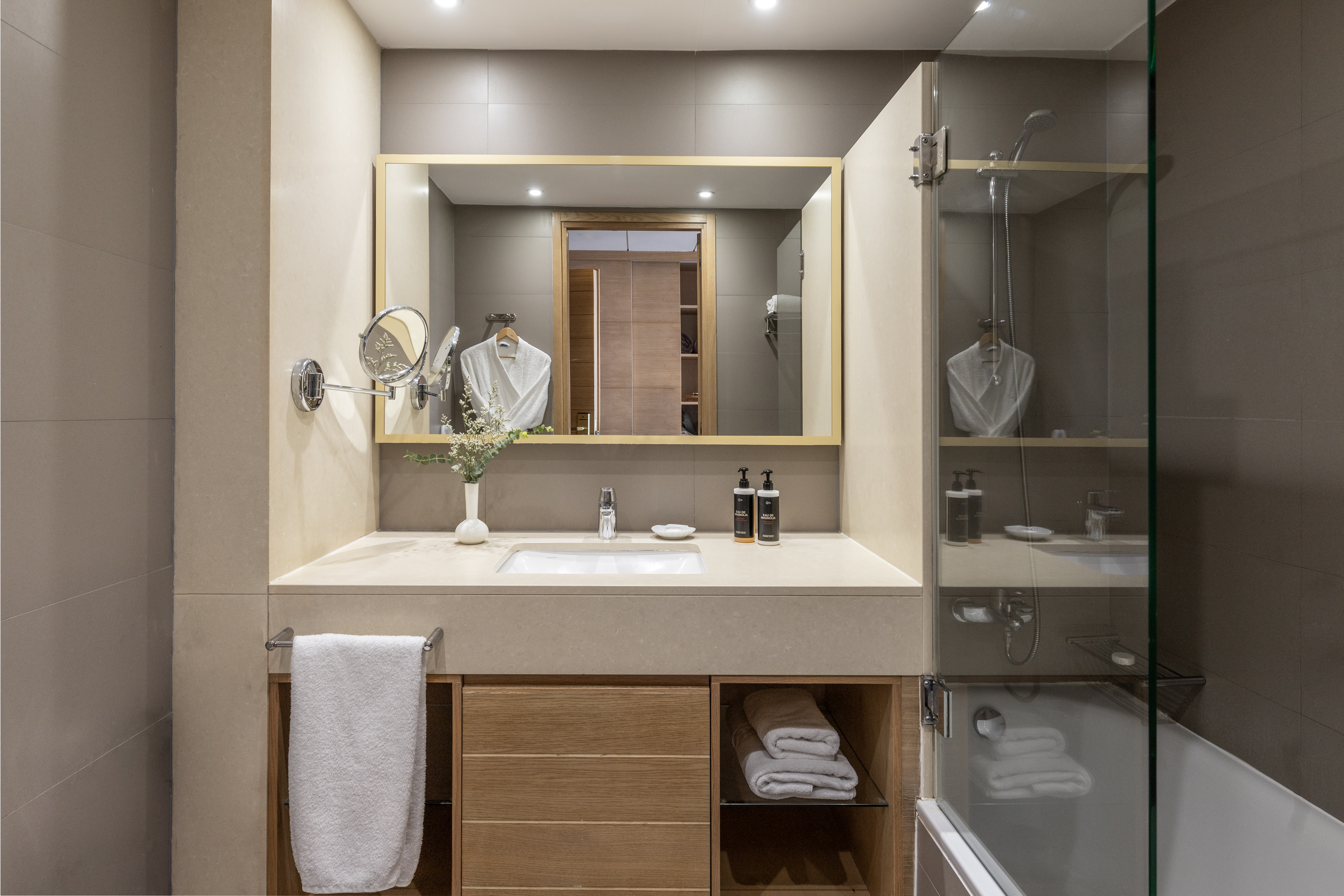 Double or Twin Superior Sea View