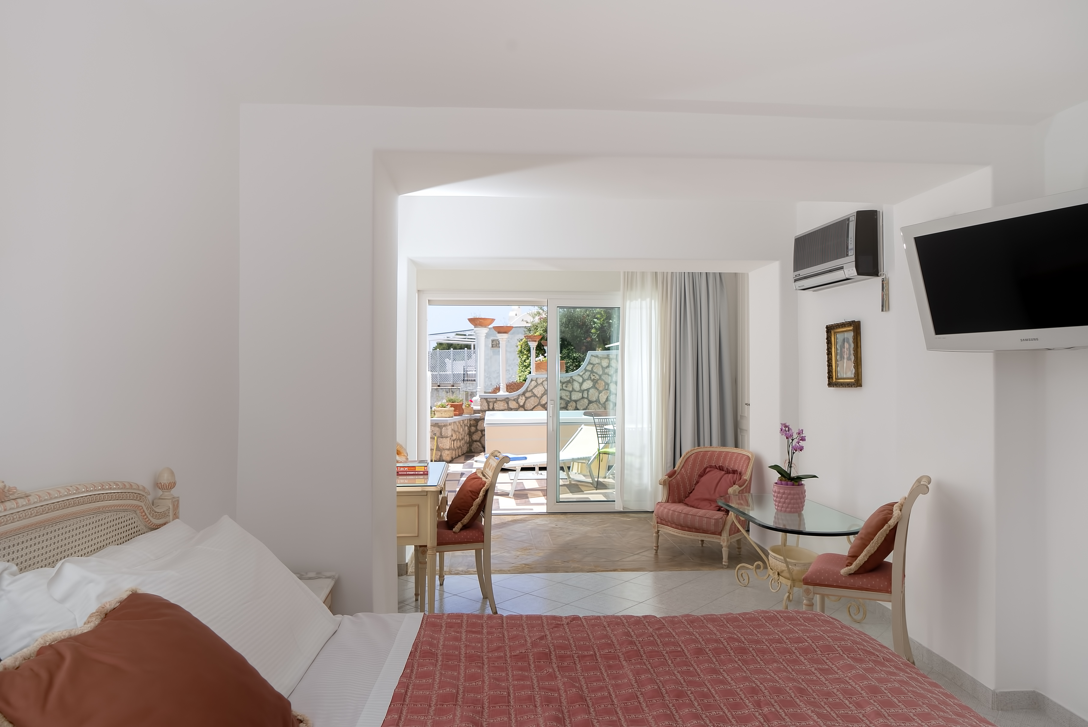 Double or Twin Deluxe with Jacuzzi