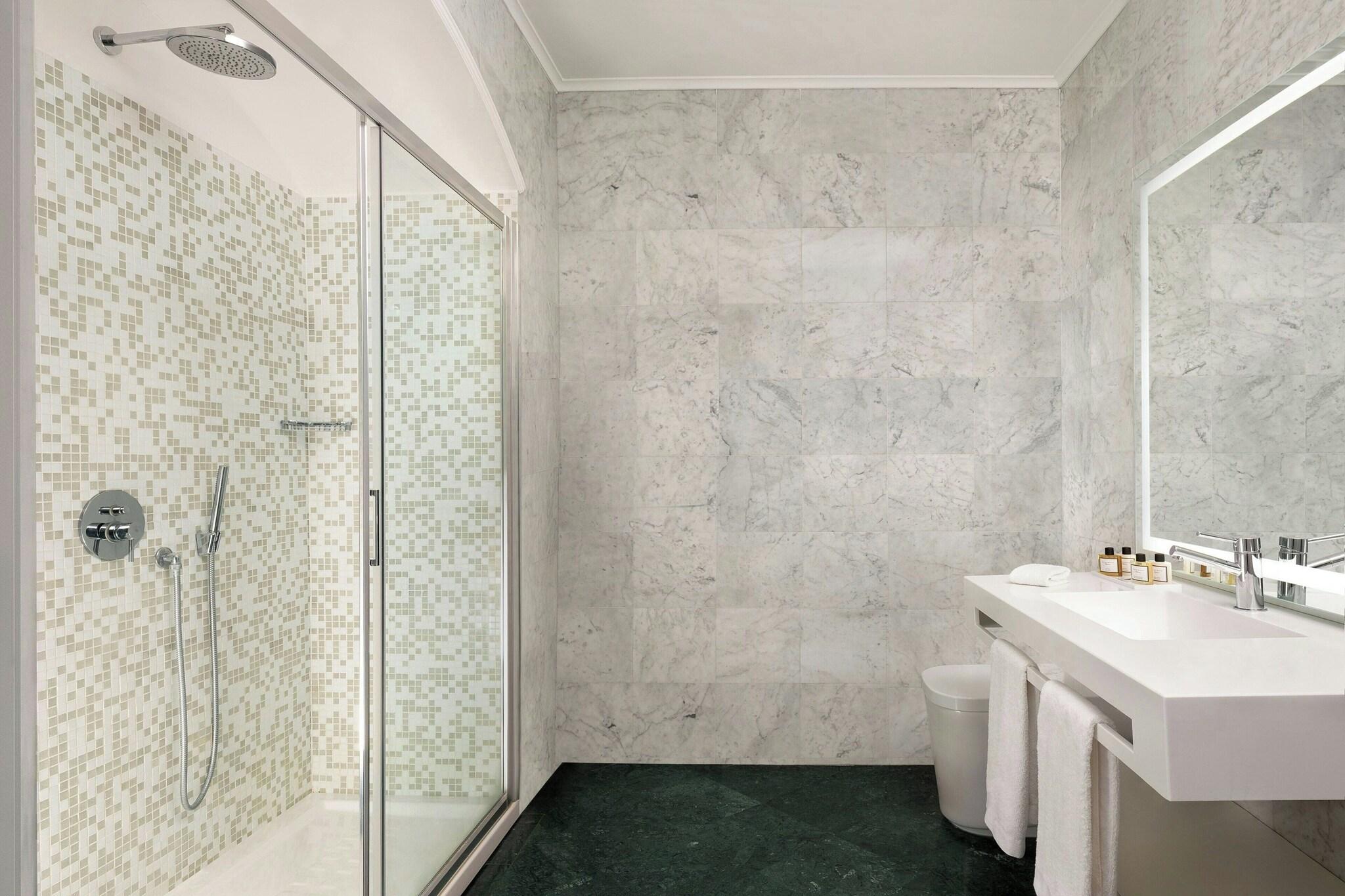 Double Superior King Bed