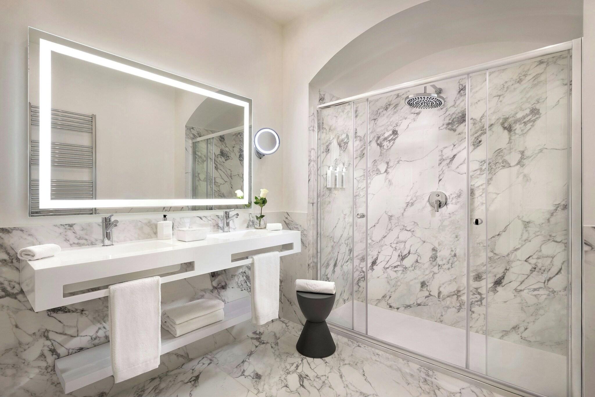 Double Superior King Bed