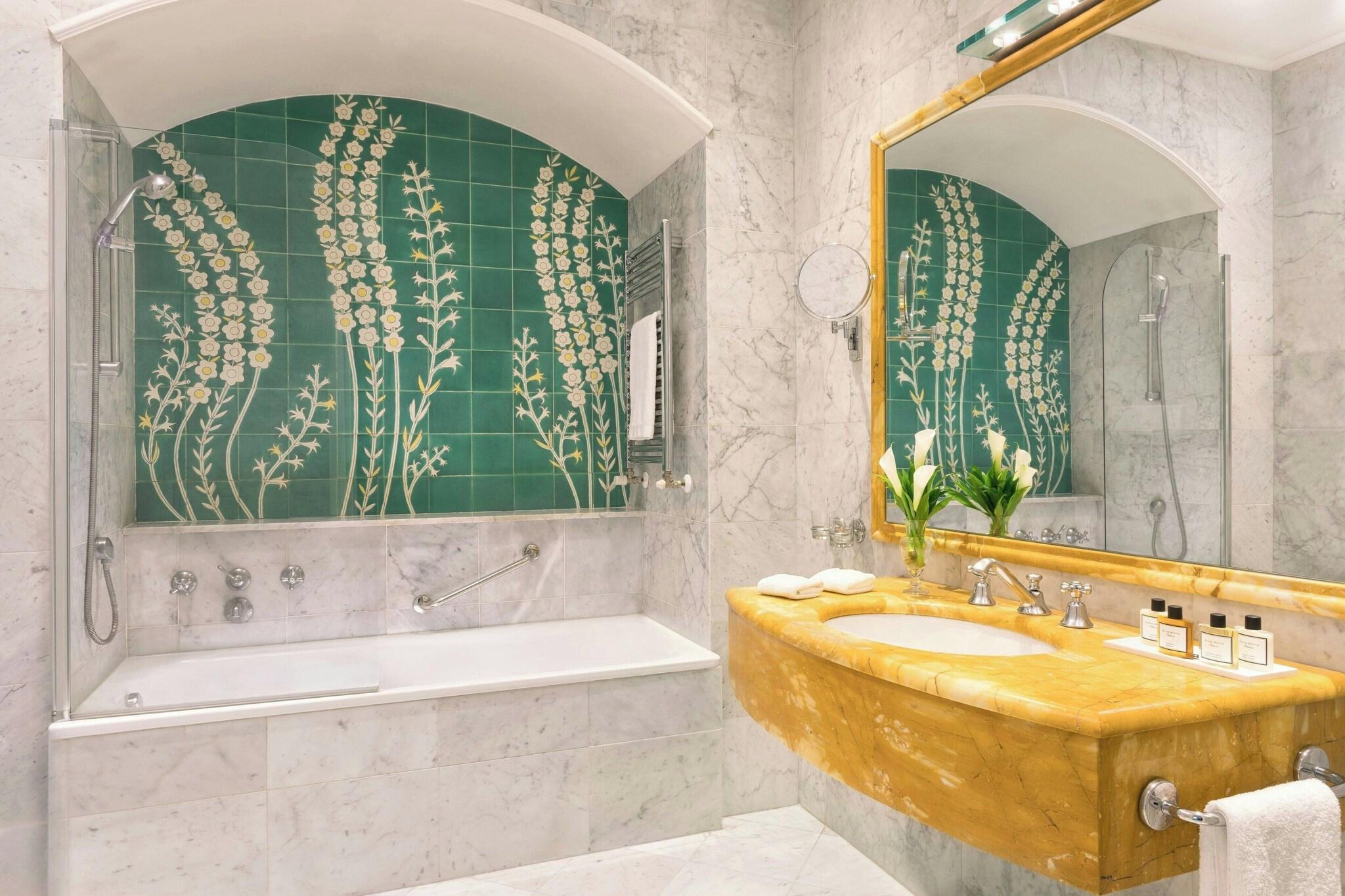 Double Superior King Bed