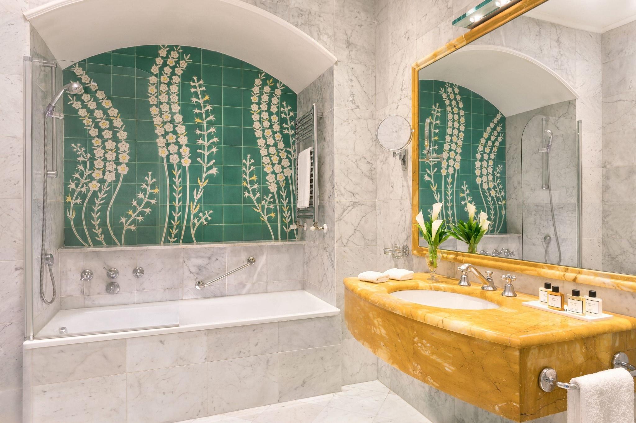 Double Superior King Bed