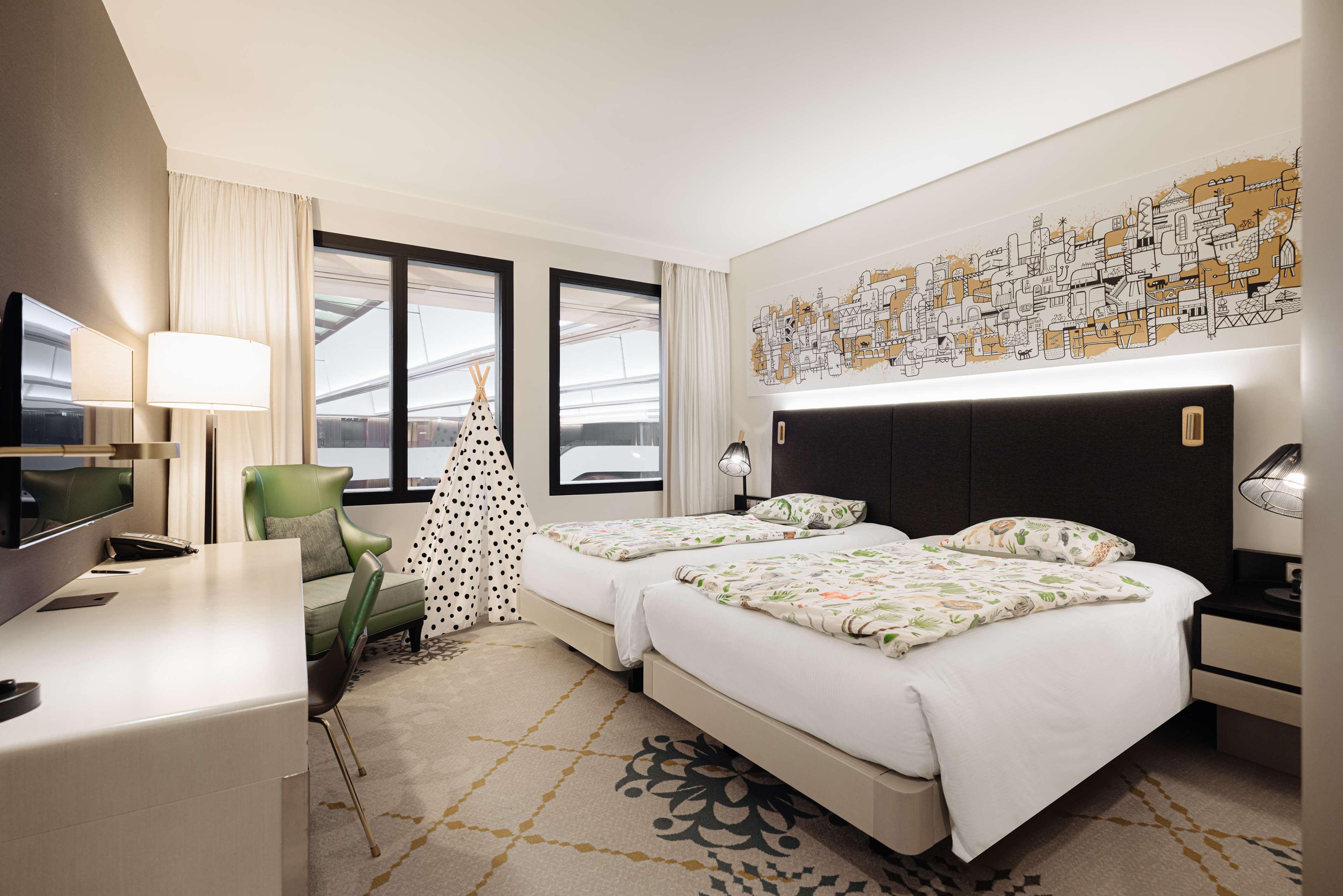 Family Room Connecting Room