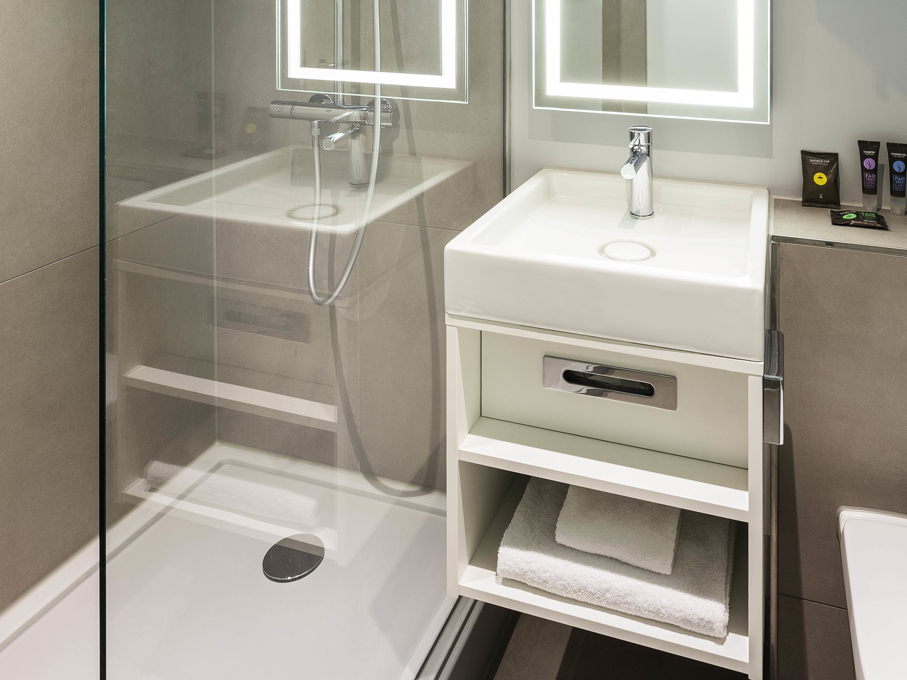 Double Queen Size Bed