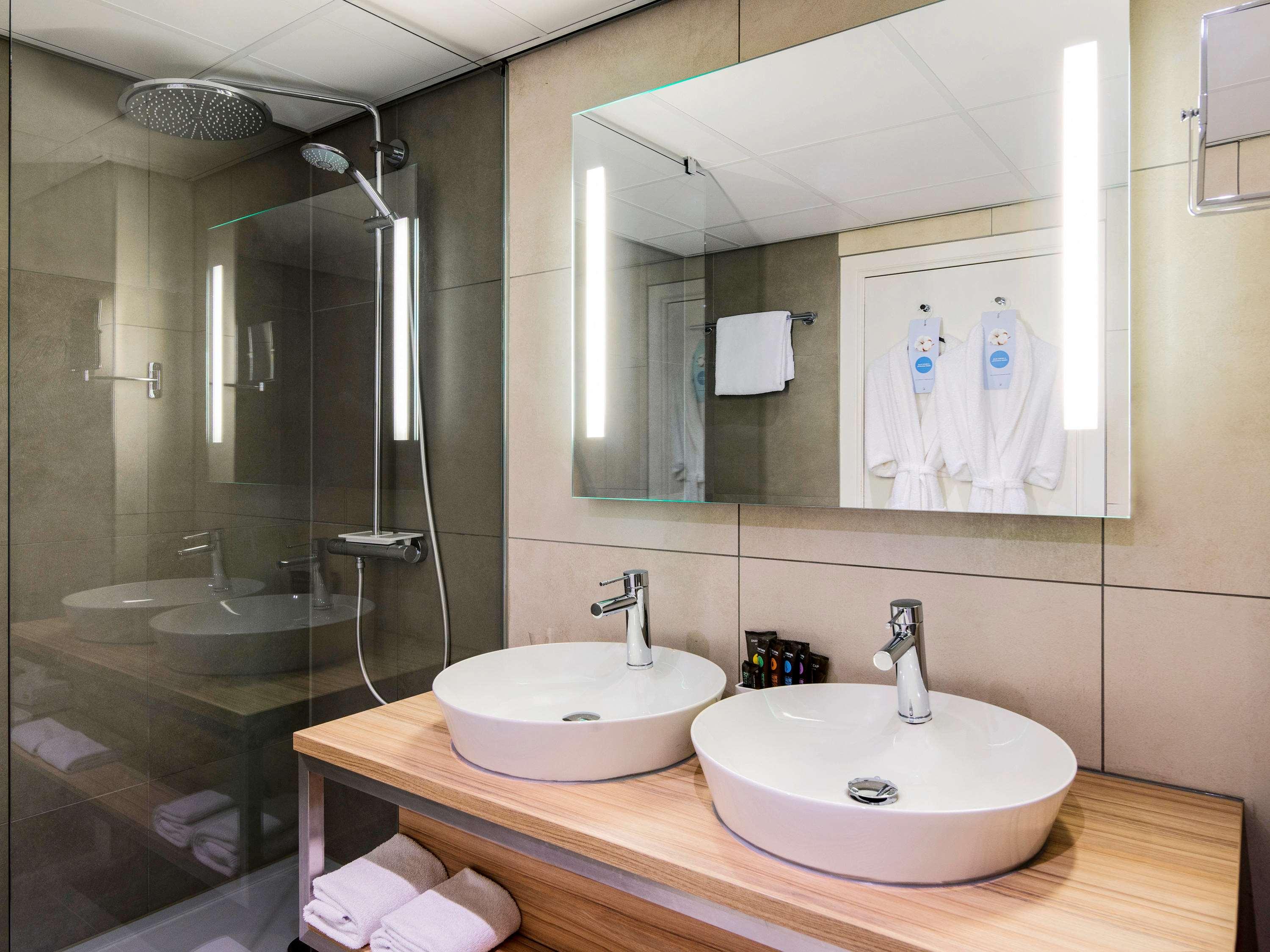 Double Queen Size Bed