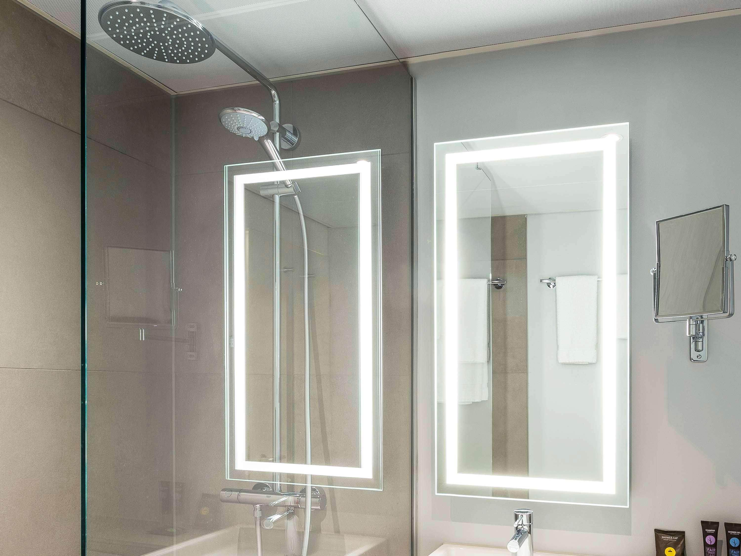 Double Queen Size Bed