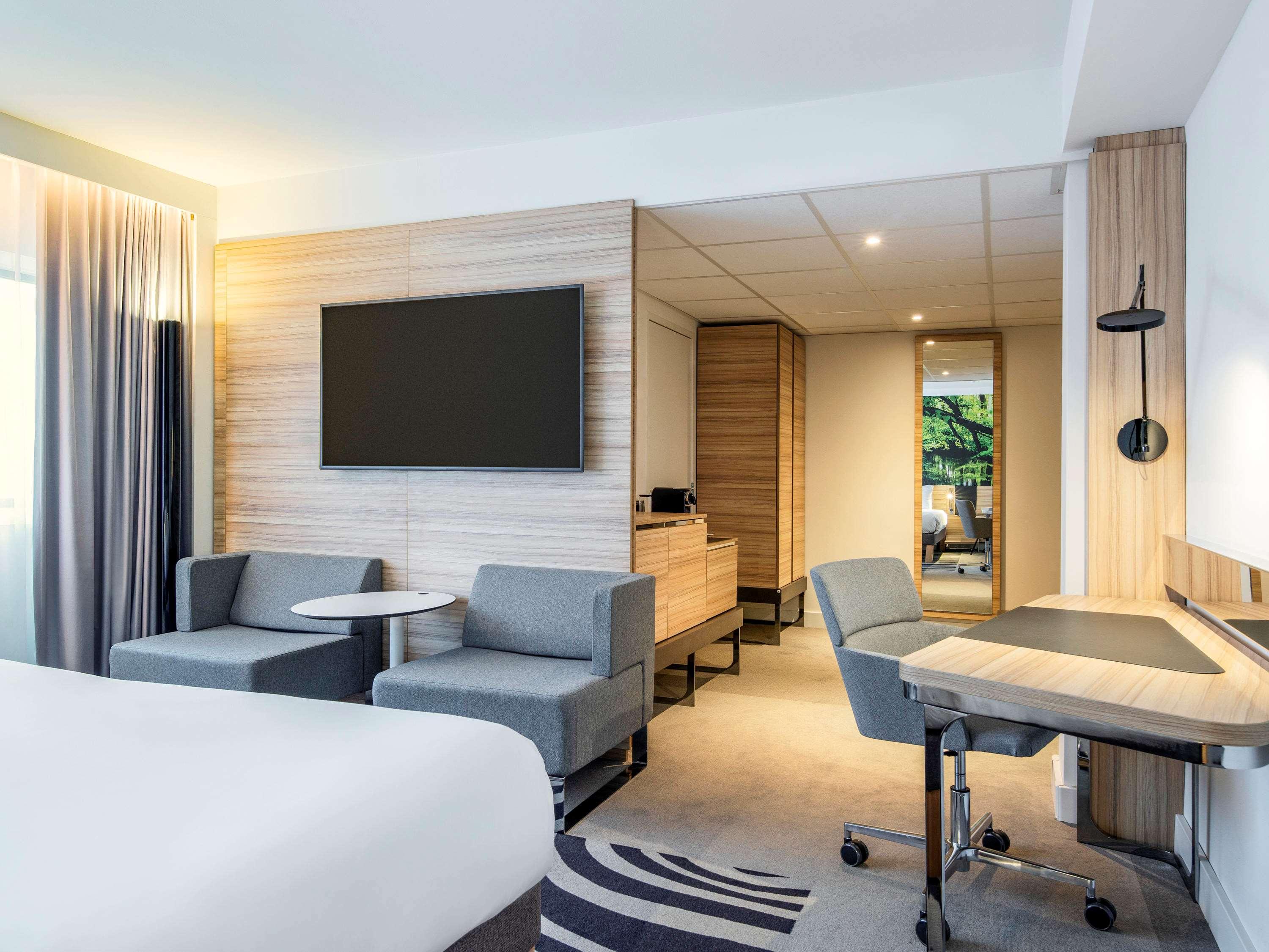 Double Queen Size Bed