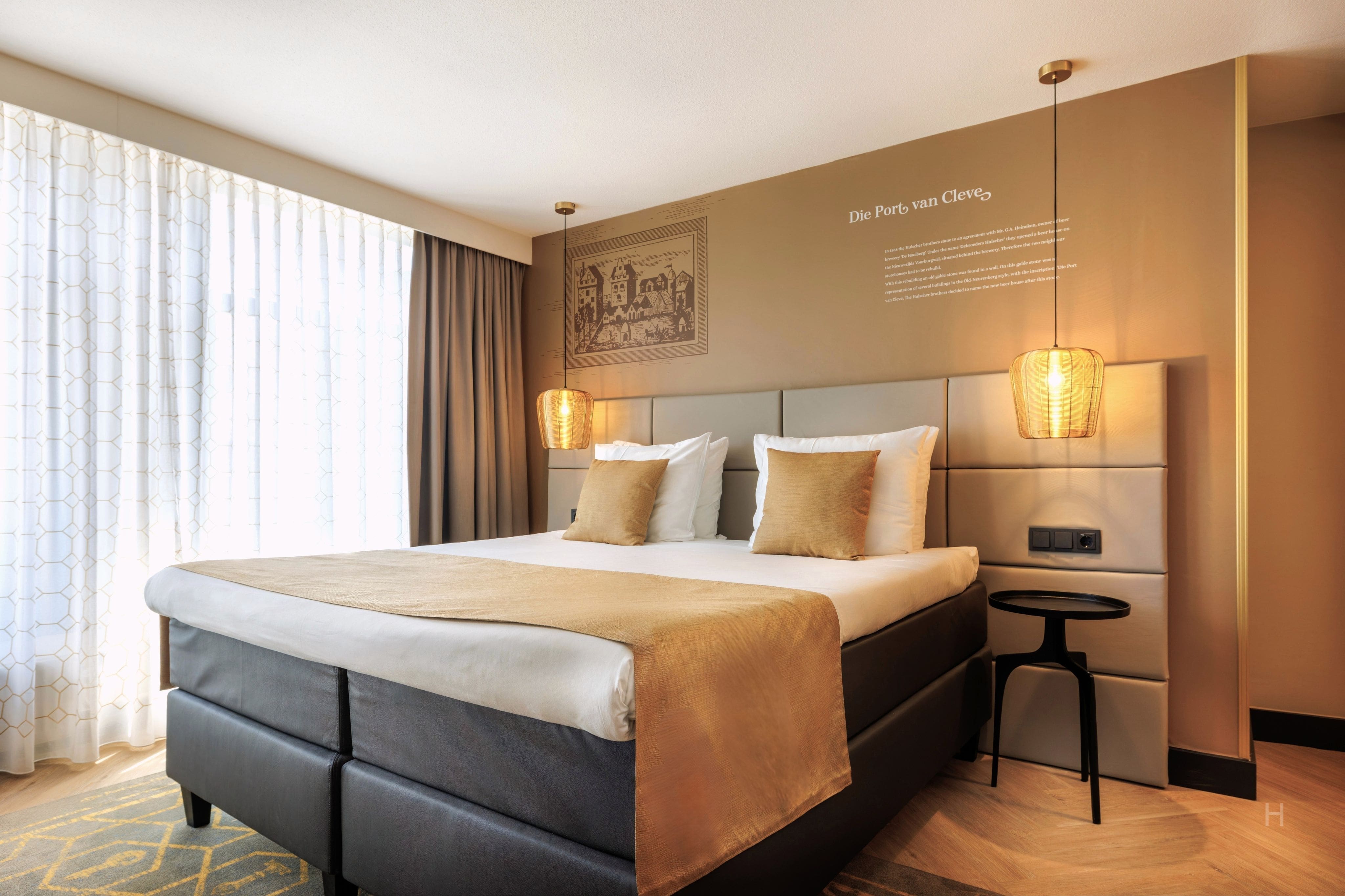 Junior Suite Queen Size Bed