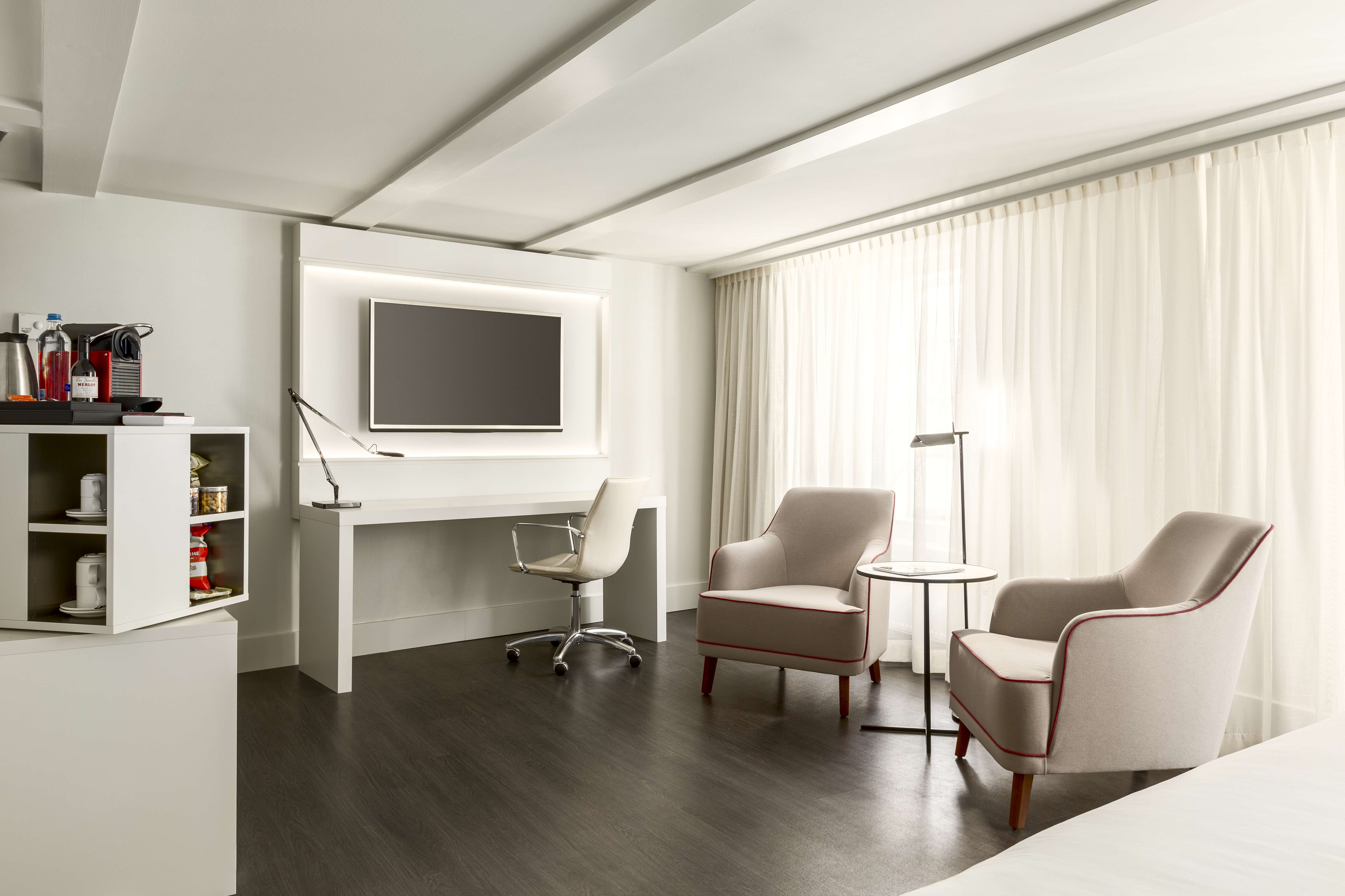 Double or Twin Superior King Bed