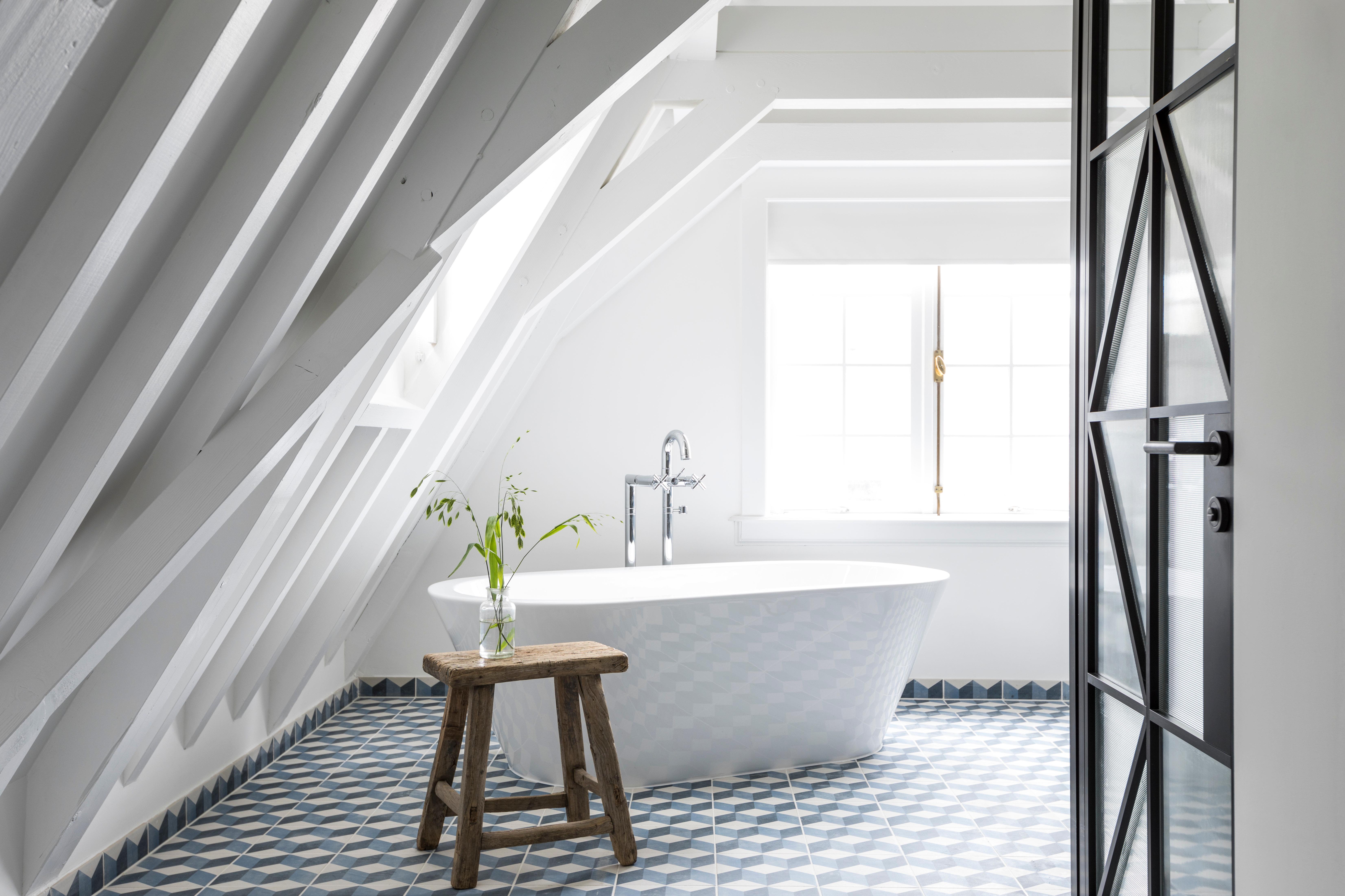 Suite City View King Bed