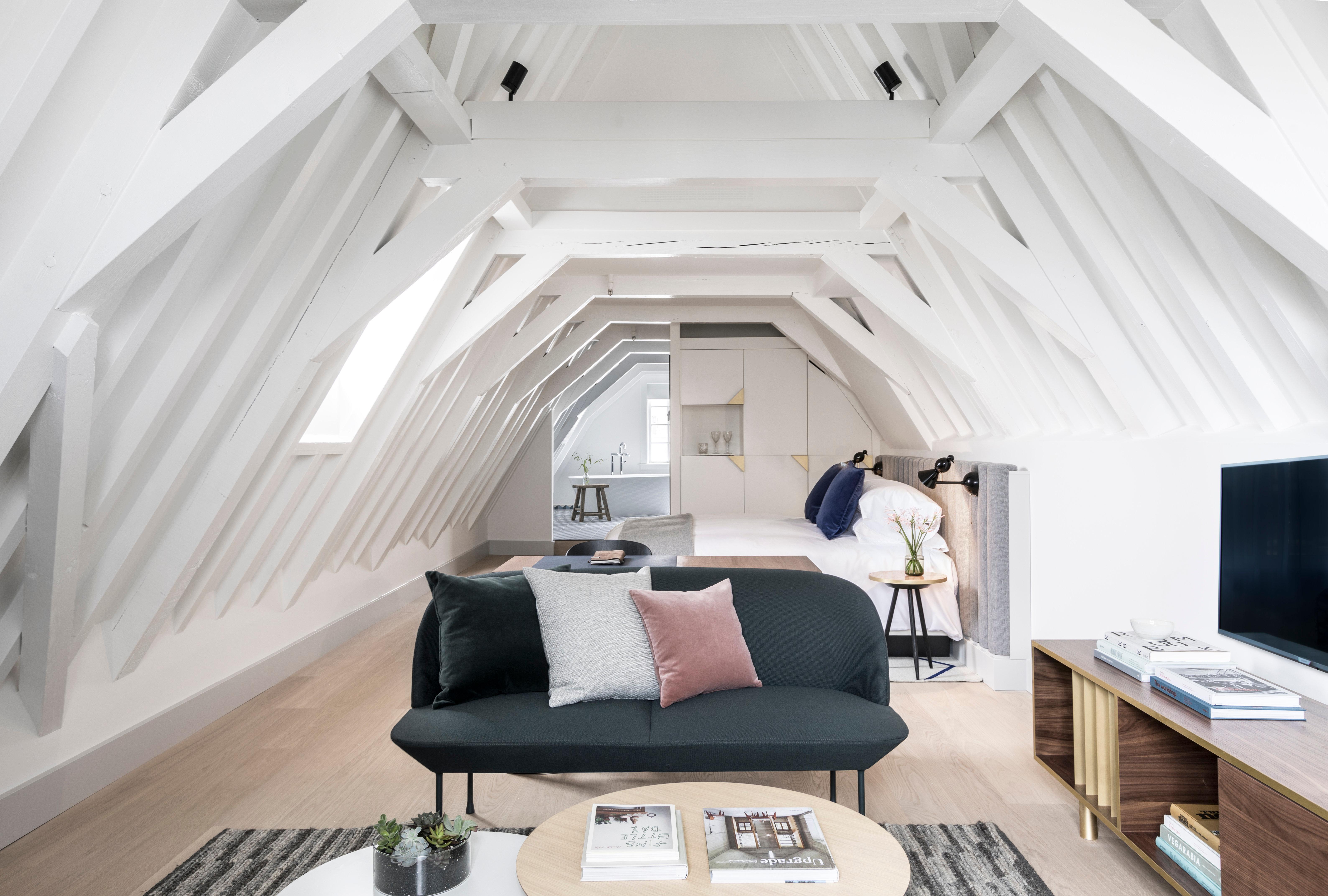 Suite City View King Bed