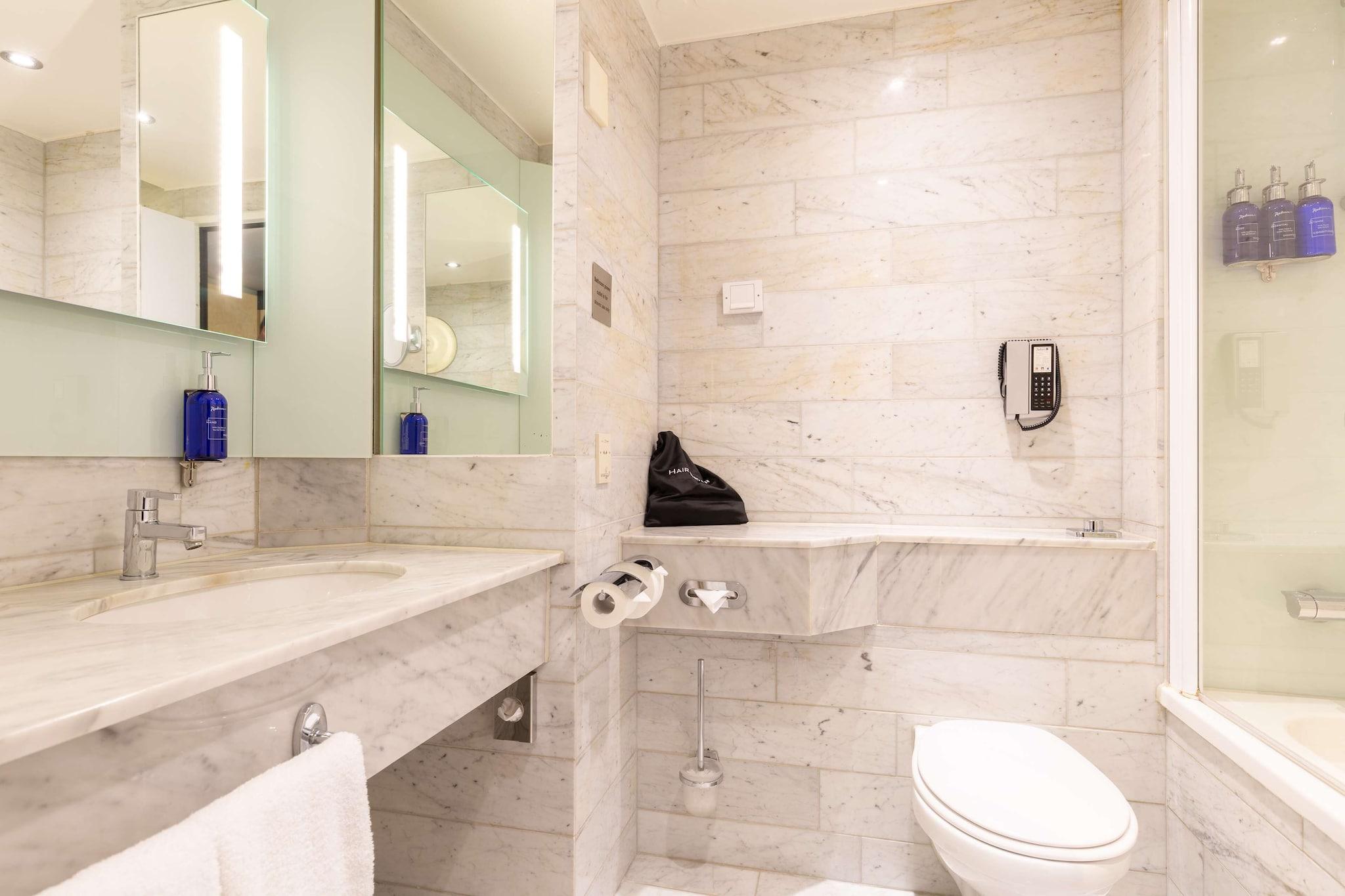 Double Superior Queen Bed