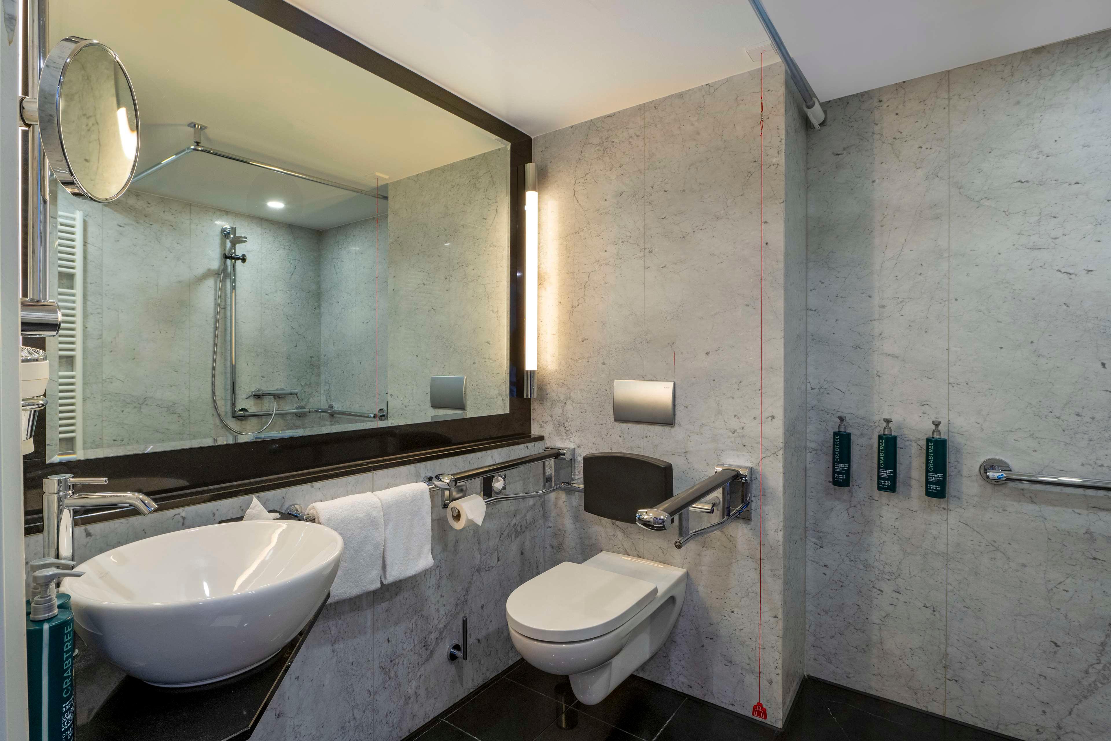 Double Accessible King Size Bed