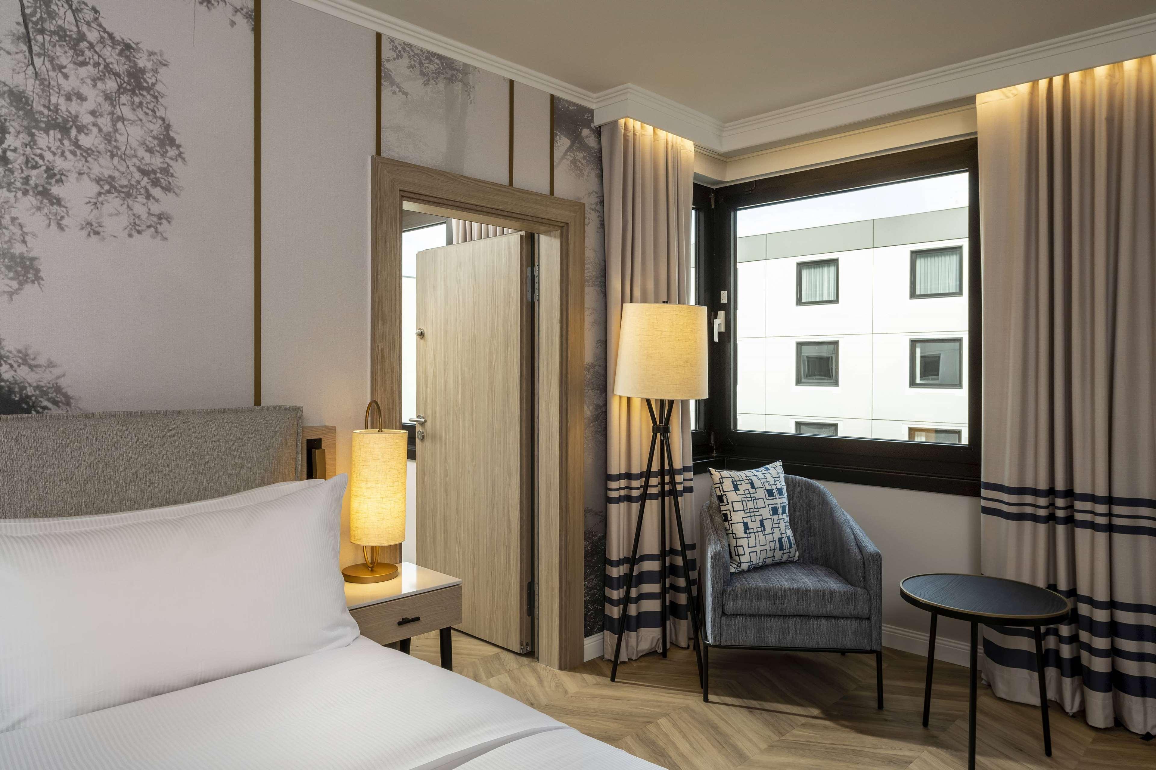 Double or Twin Accessible King Size Bed