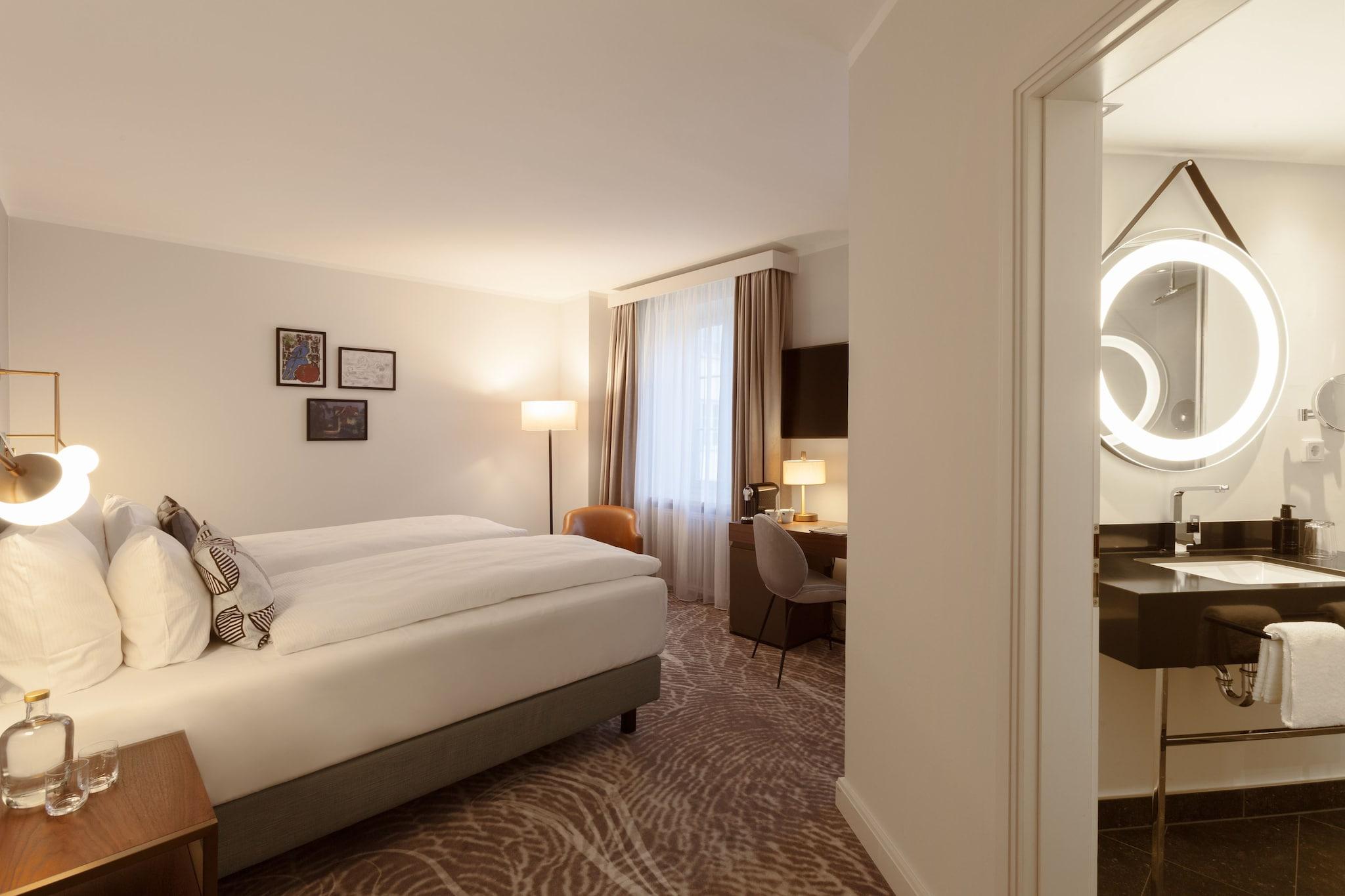 Double Deluxe King Bed