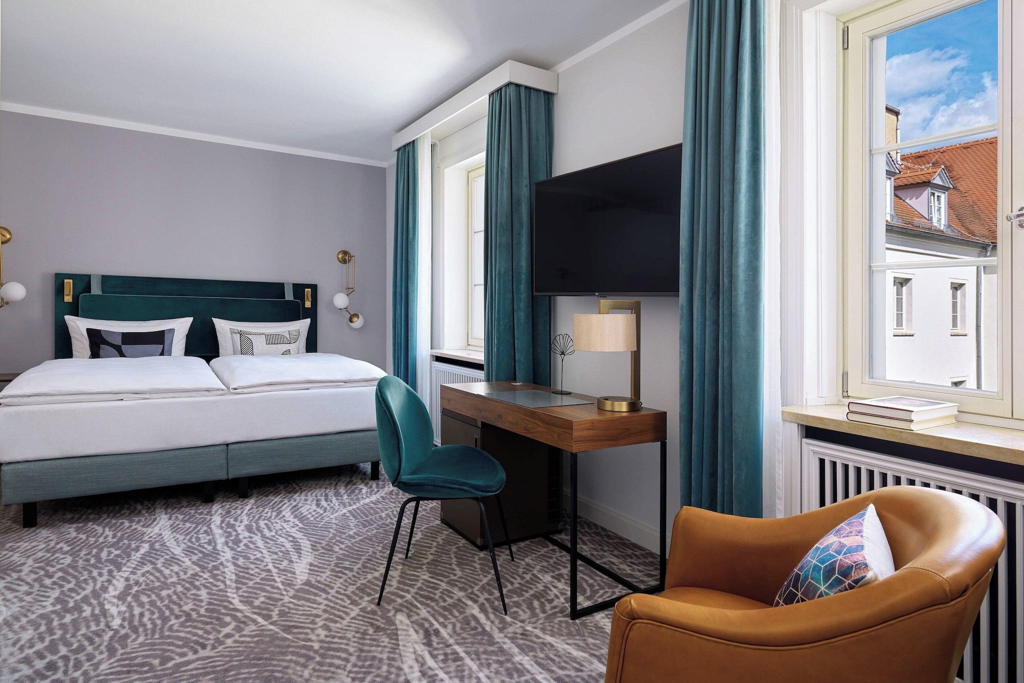 Double Deluxe King Bed