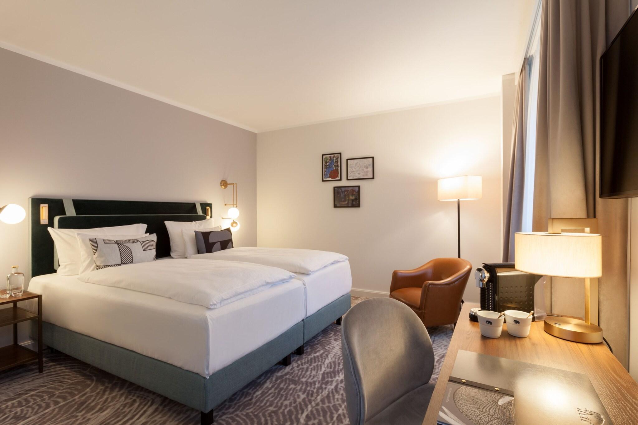 Double Deluxe King Bed