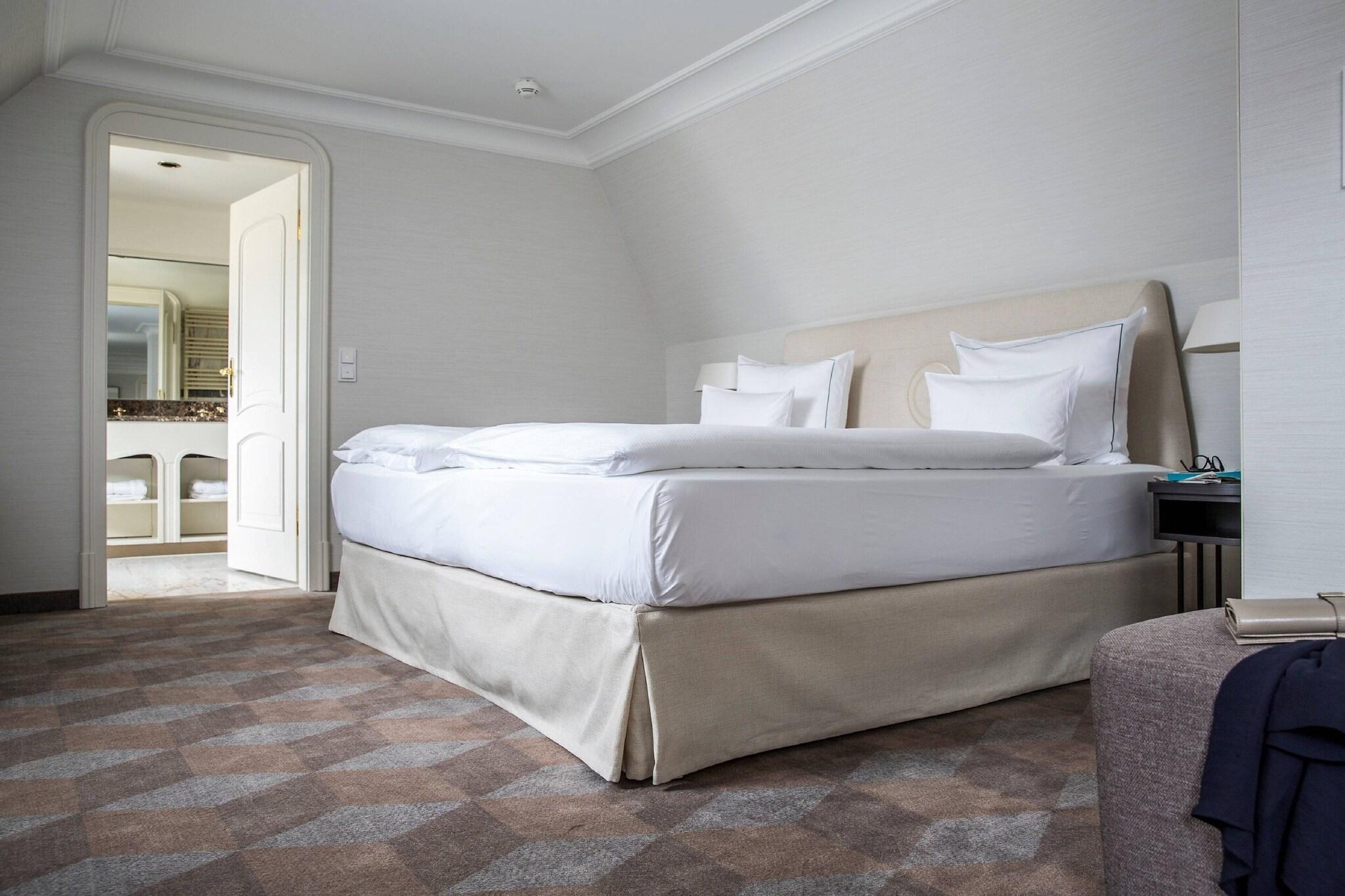 Junior Suite King Bed One Bedroom 