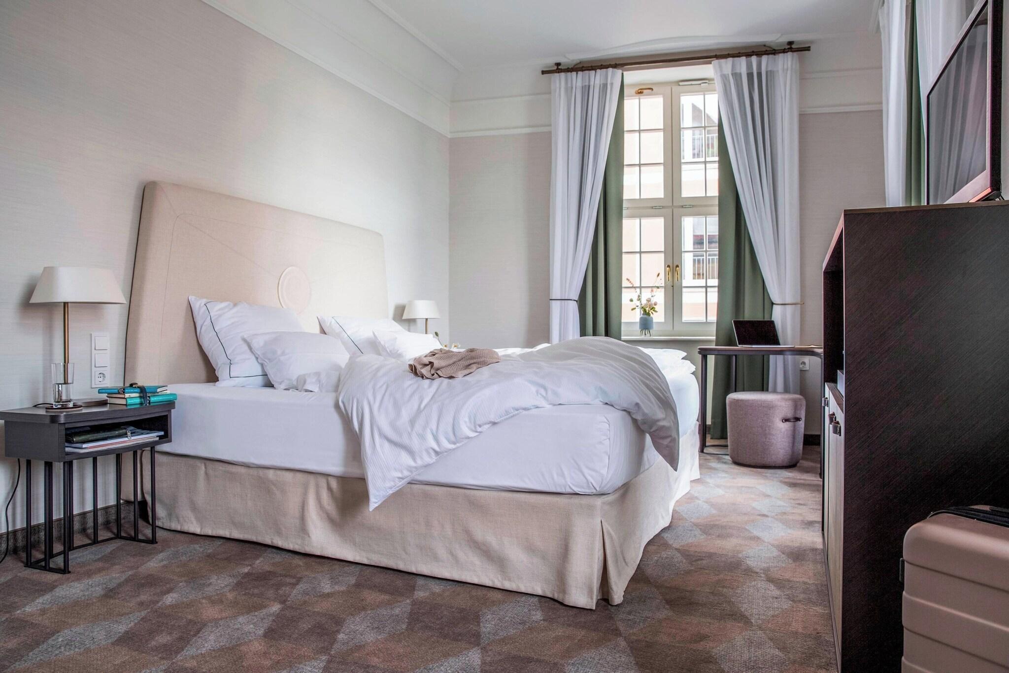 Double Superior Queen Bed