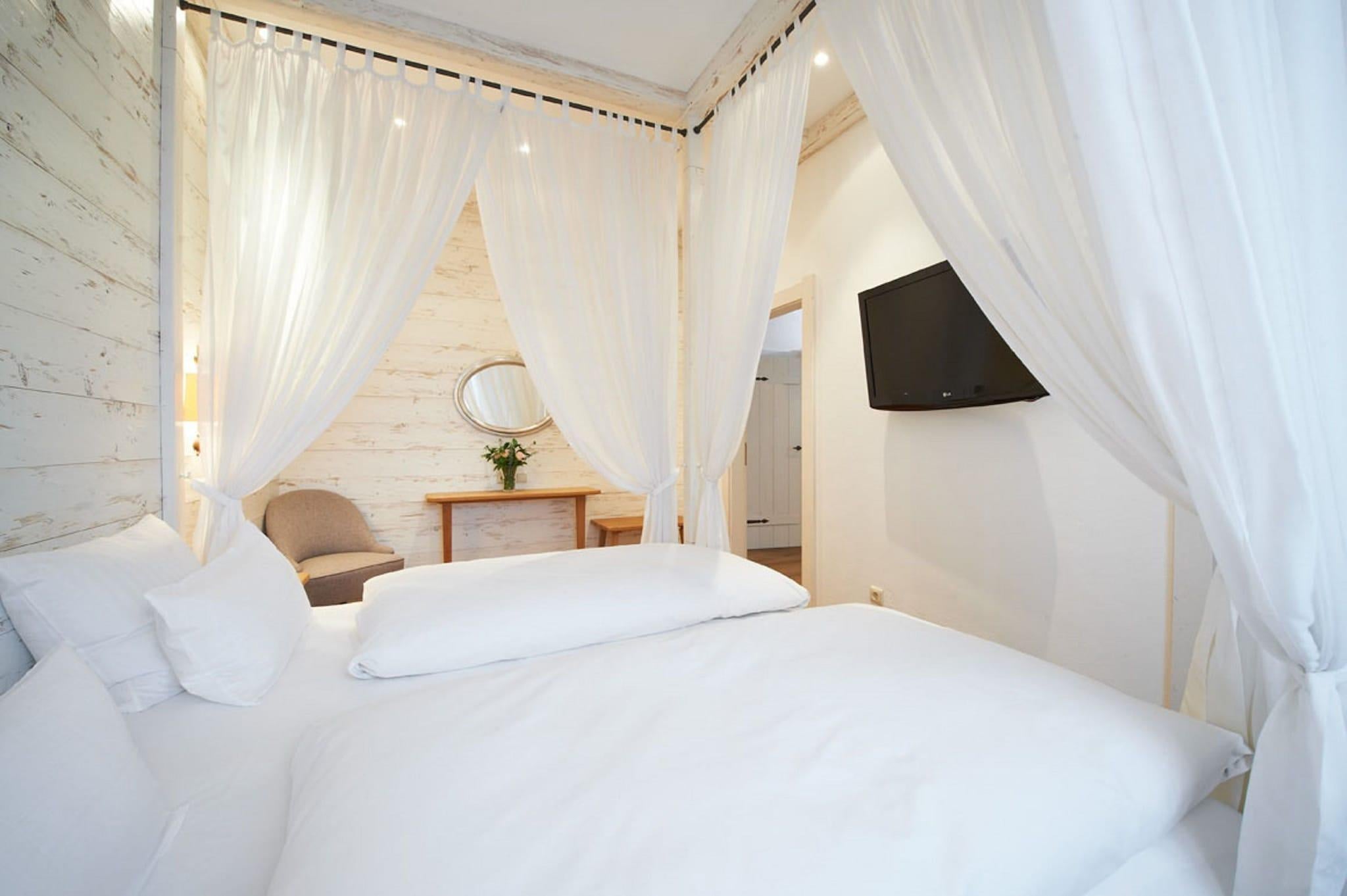 Junior Suite King Bed One Bedroom 