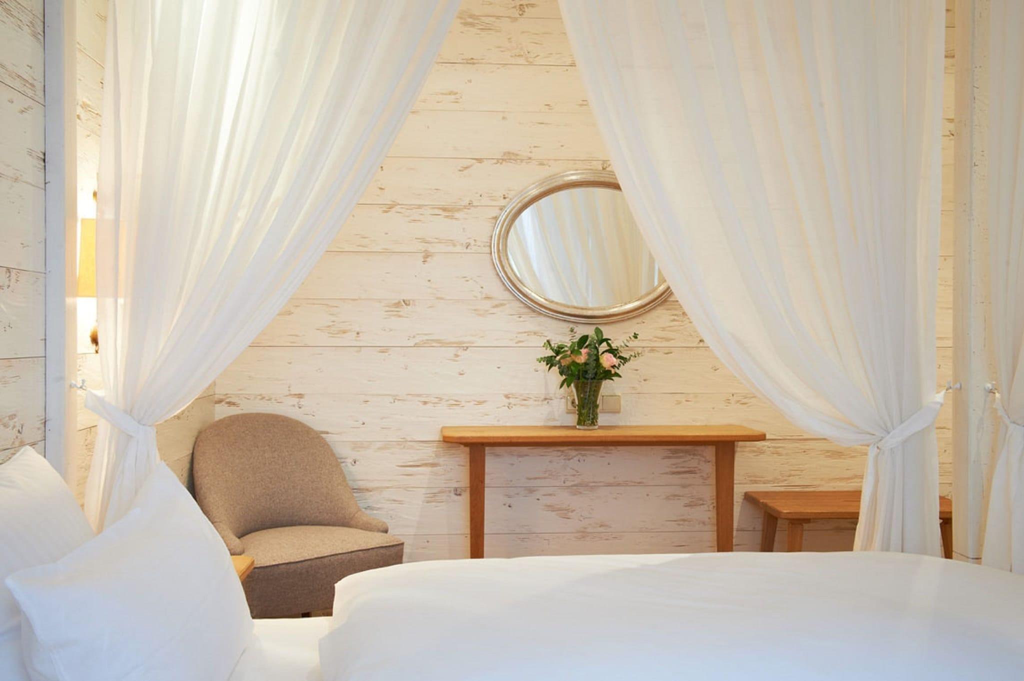 Junior Suite King Bed One Bedroom 