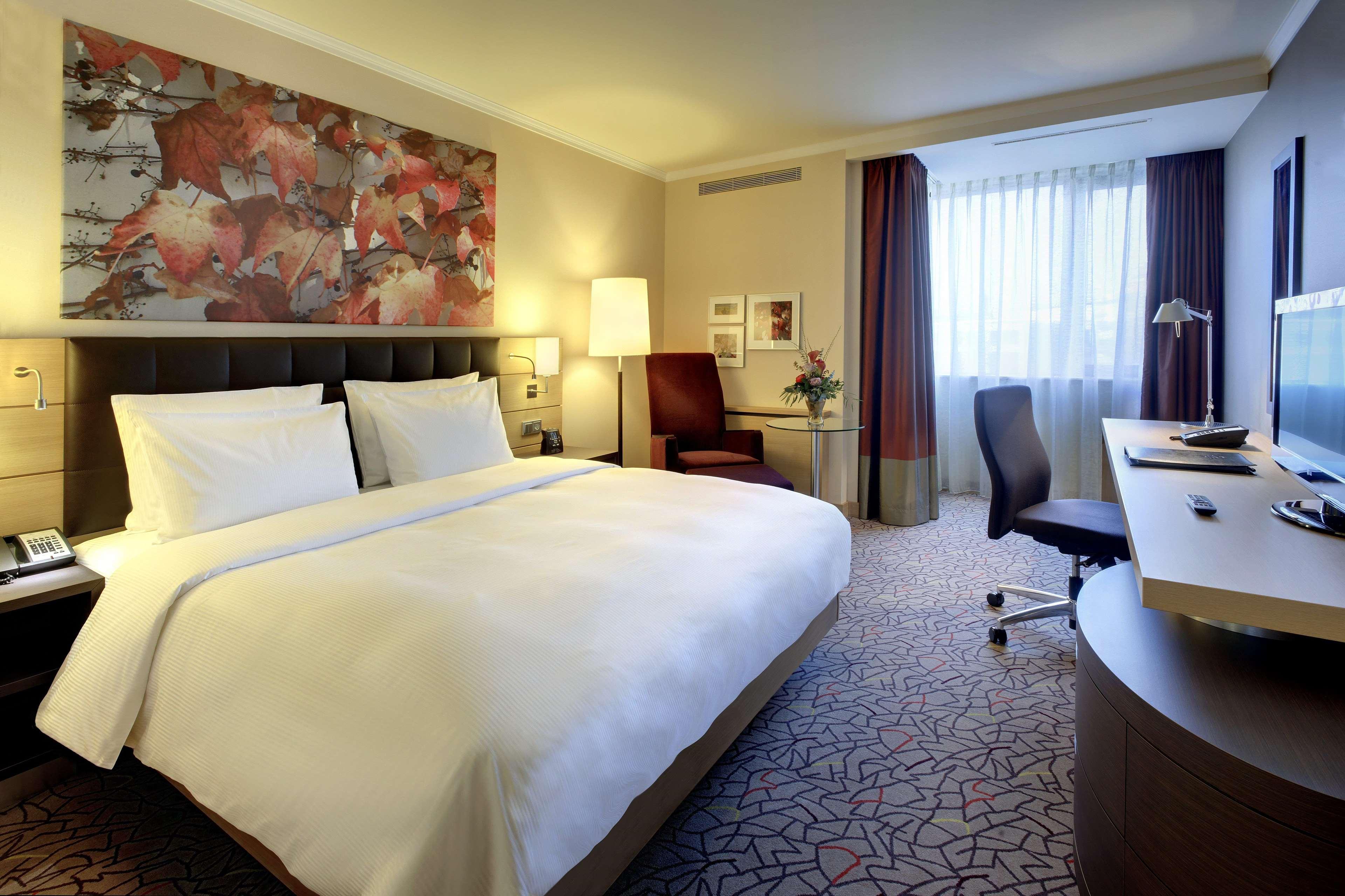 Double Guest Room King Bed