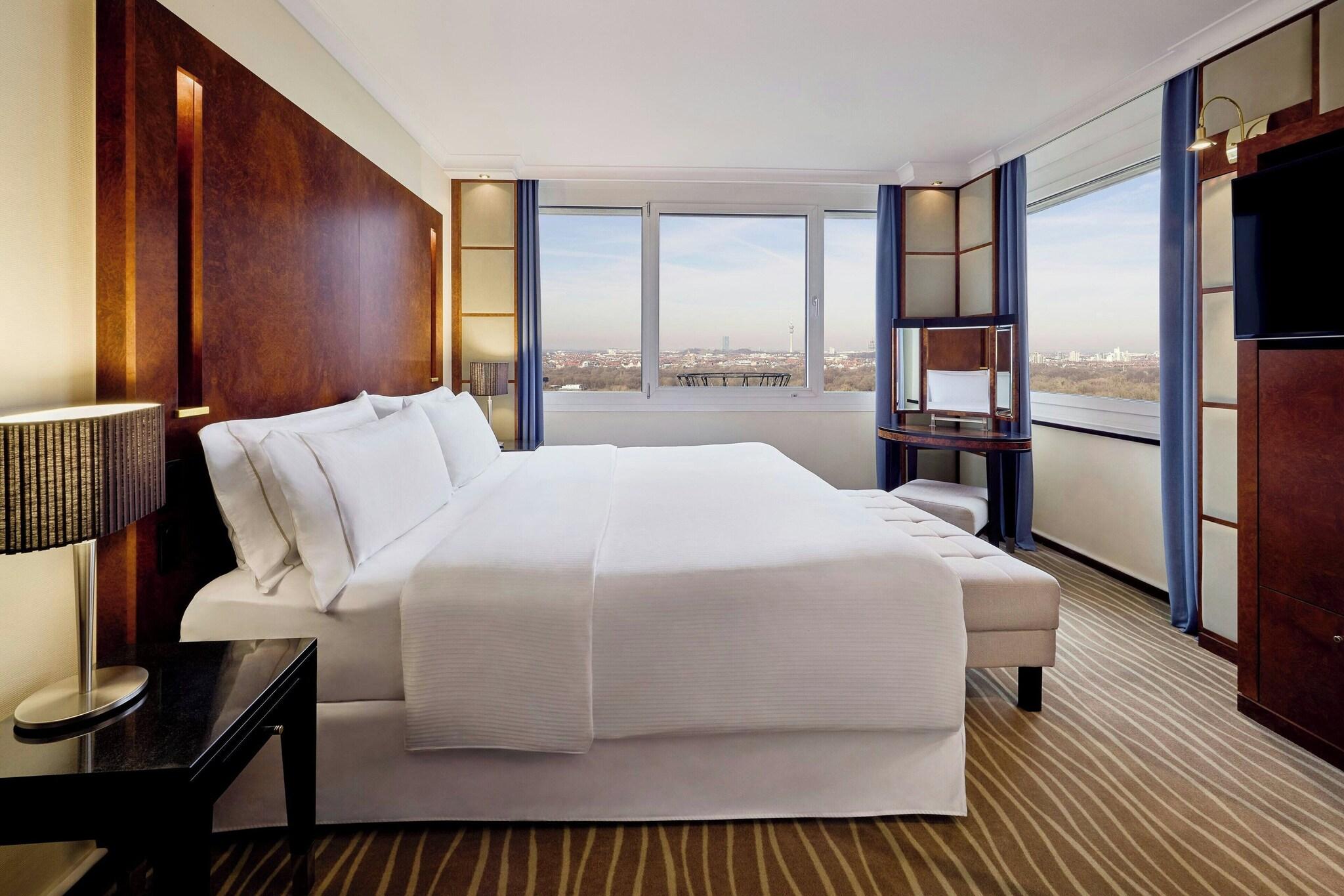 Suite Deluxe King Bed