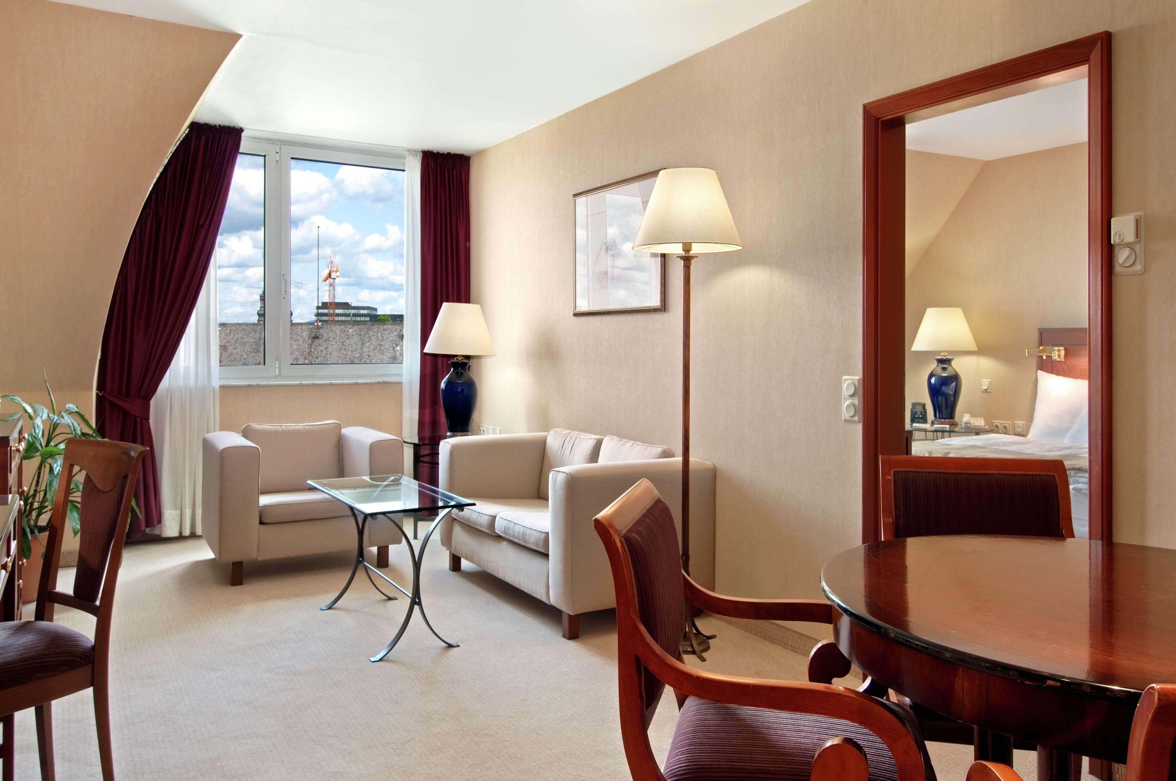 Junior Suite King Size Bed