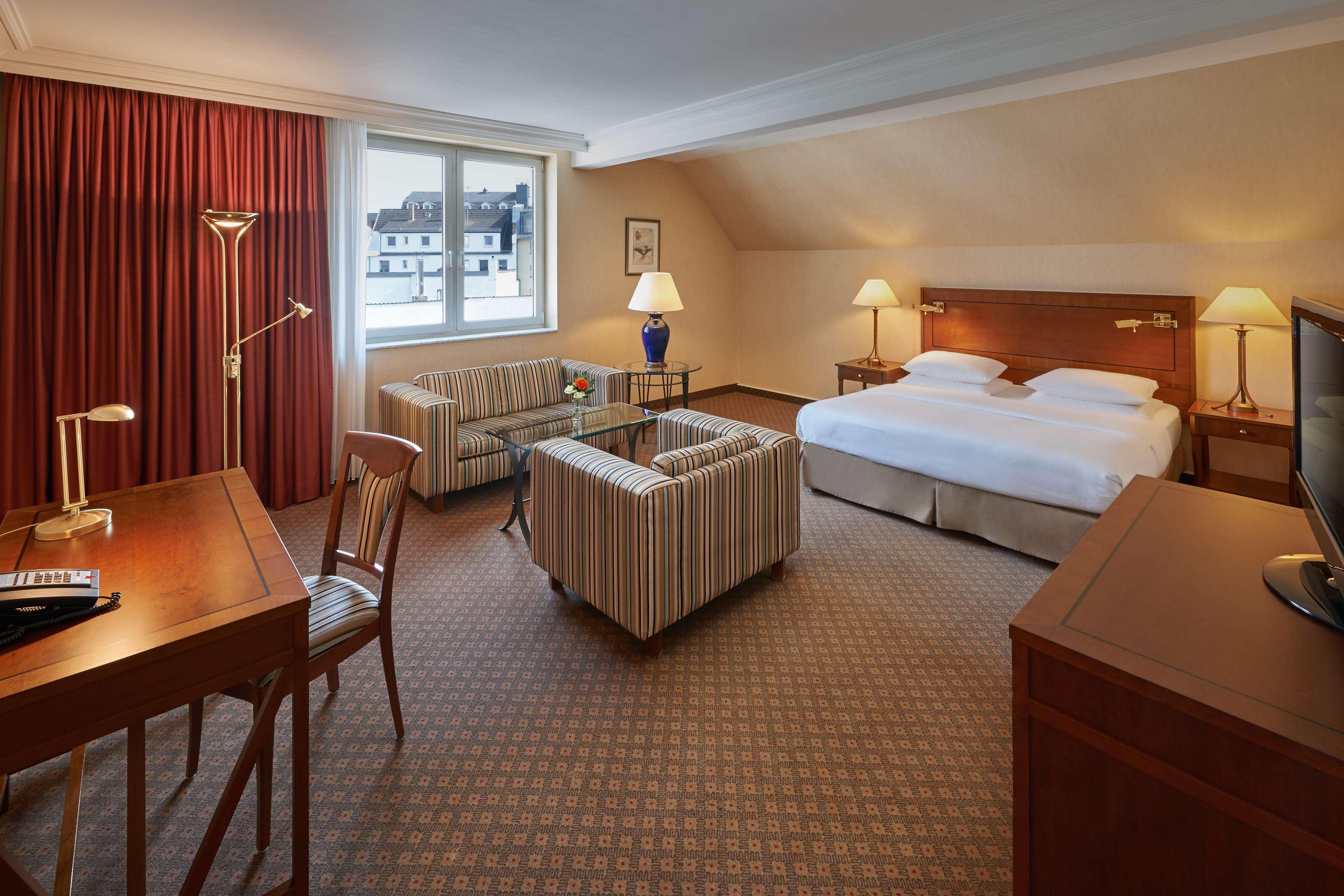 Double Deluxe King Bed