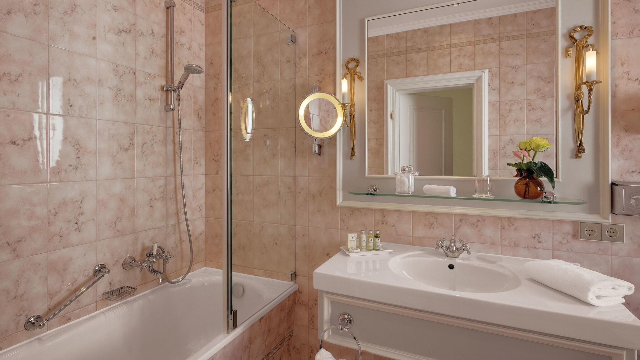 Double Classic King Bed