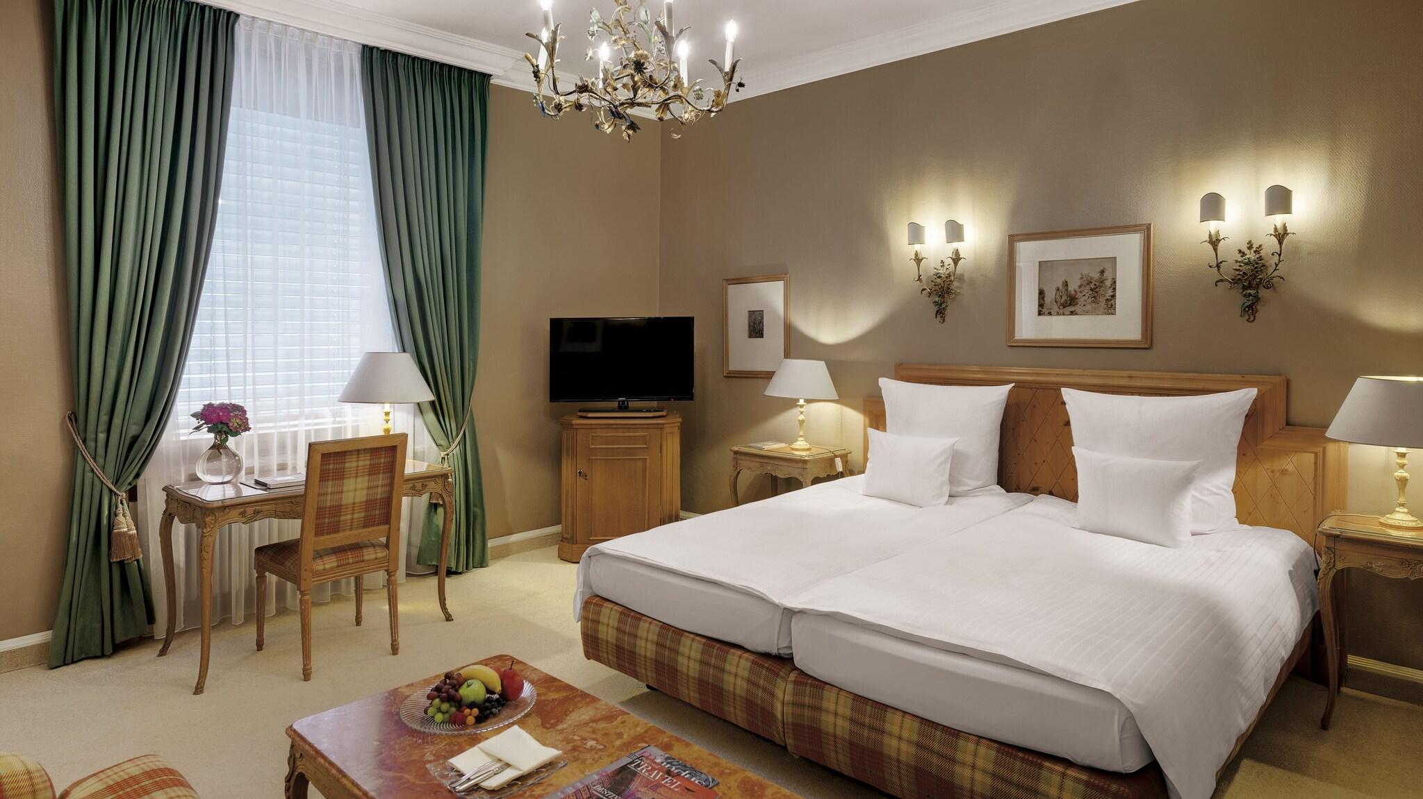 Double Classic King Bed