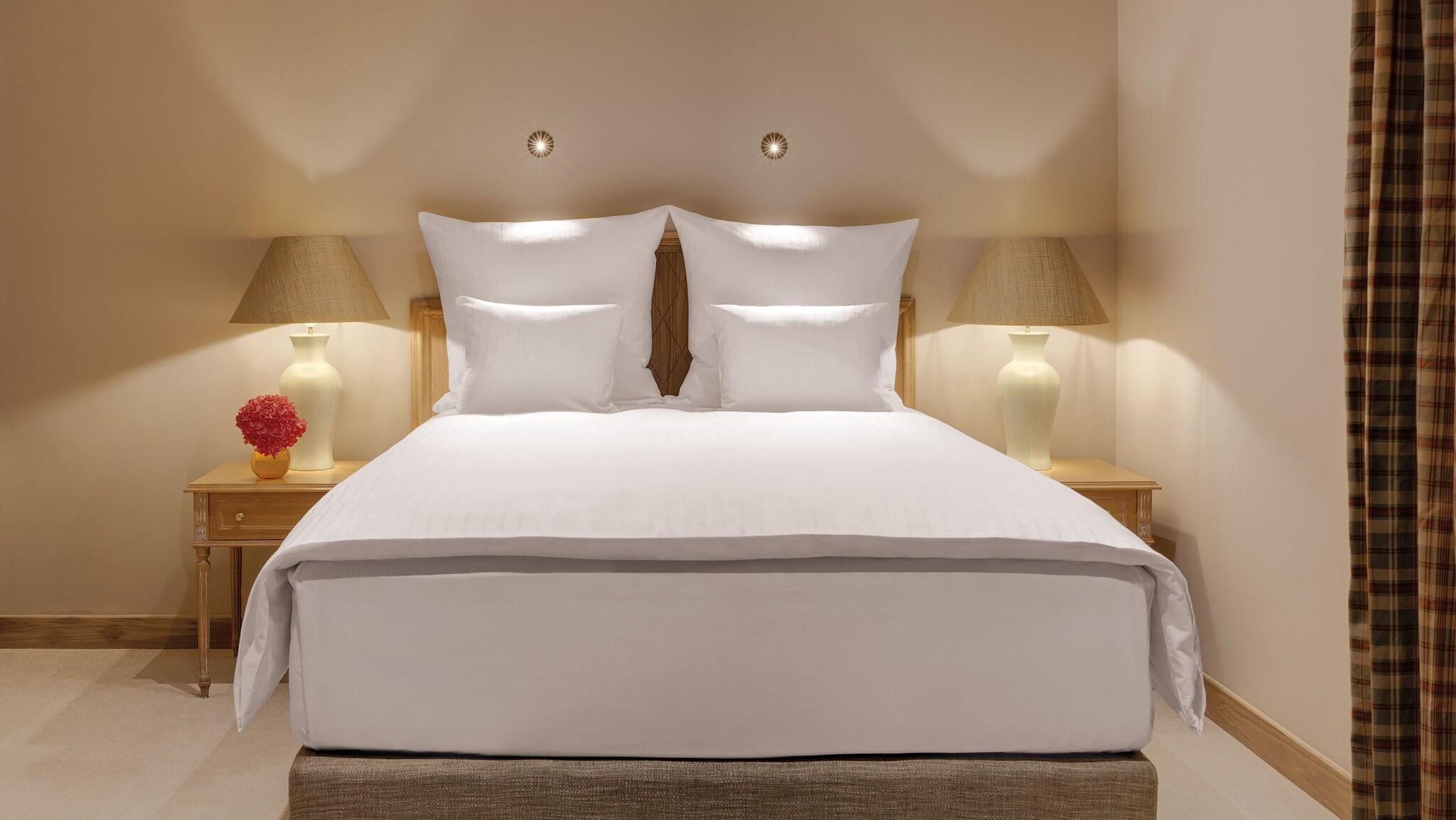 Single Premium Queen Bed