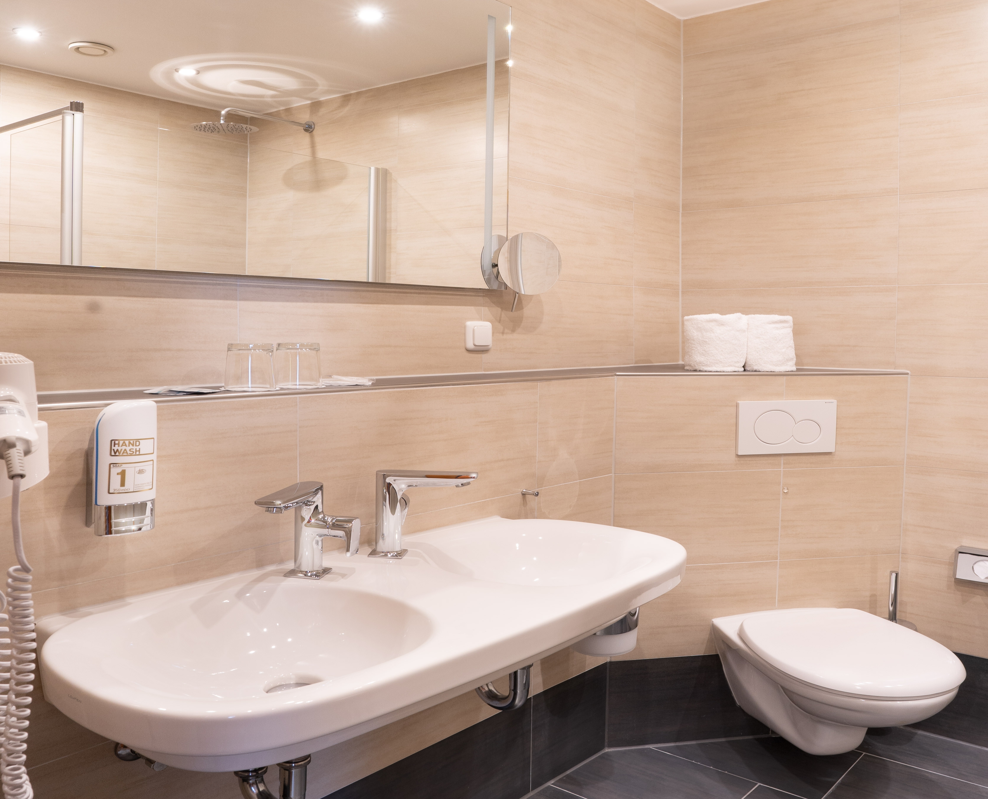 Junior Suite Deluxe Two Beds