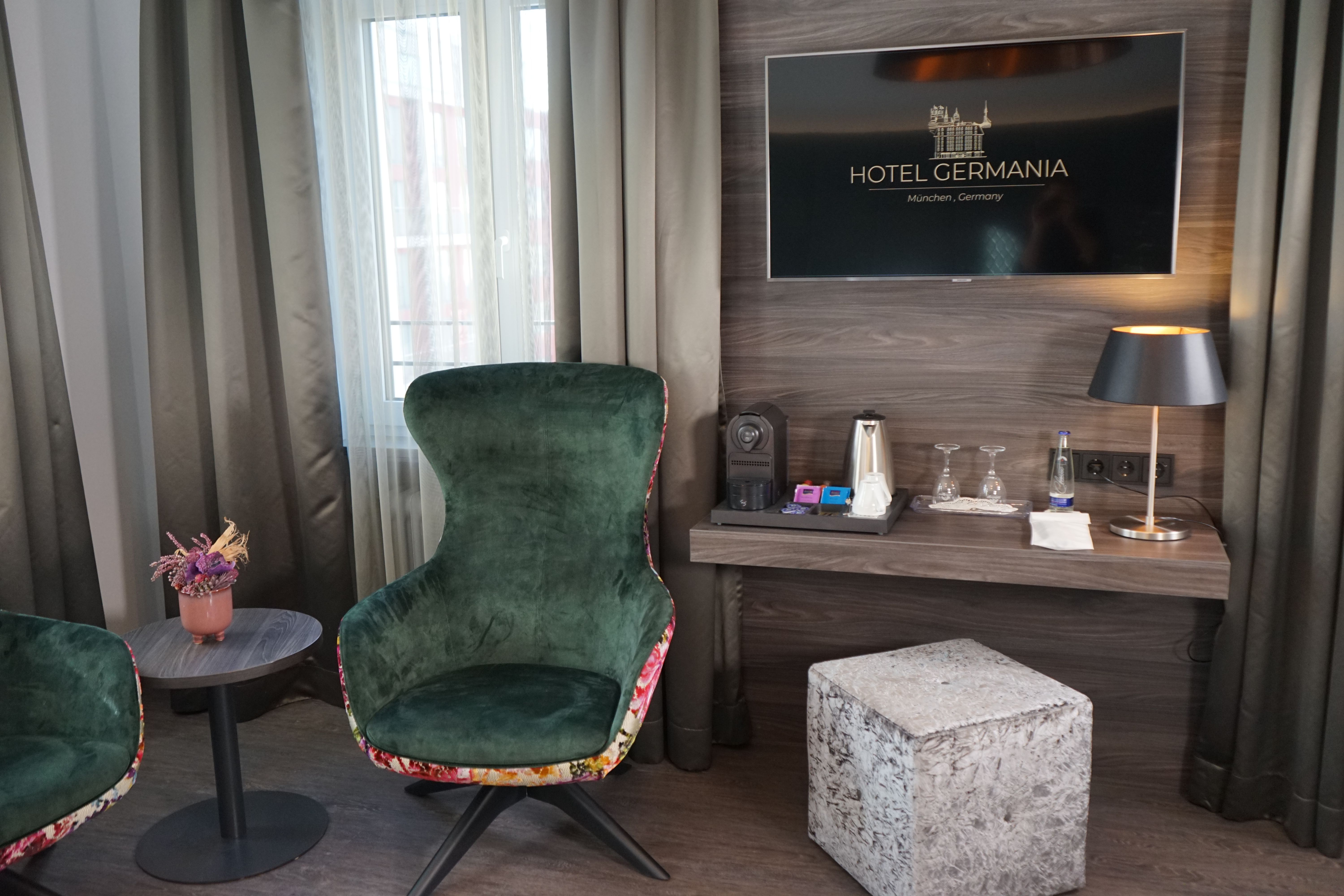 Triple Deluxe Two Beds