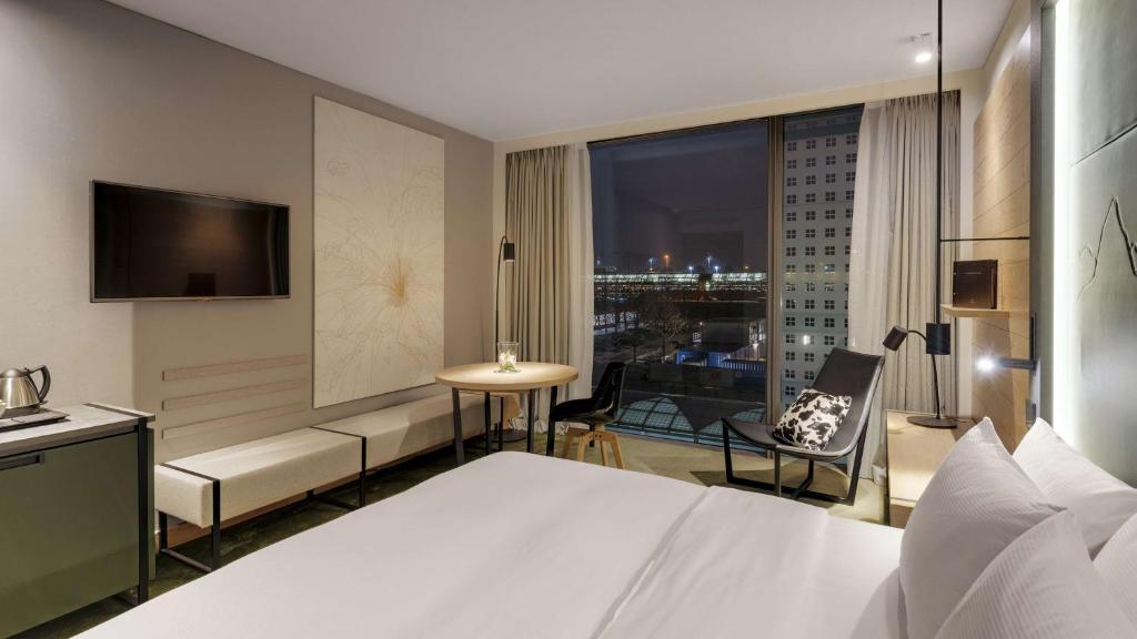 Double Executive King Bed