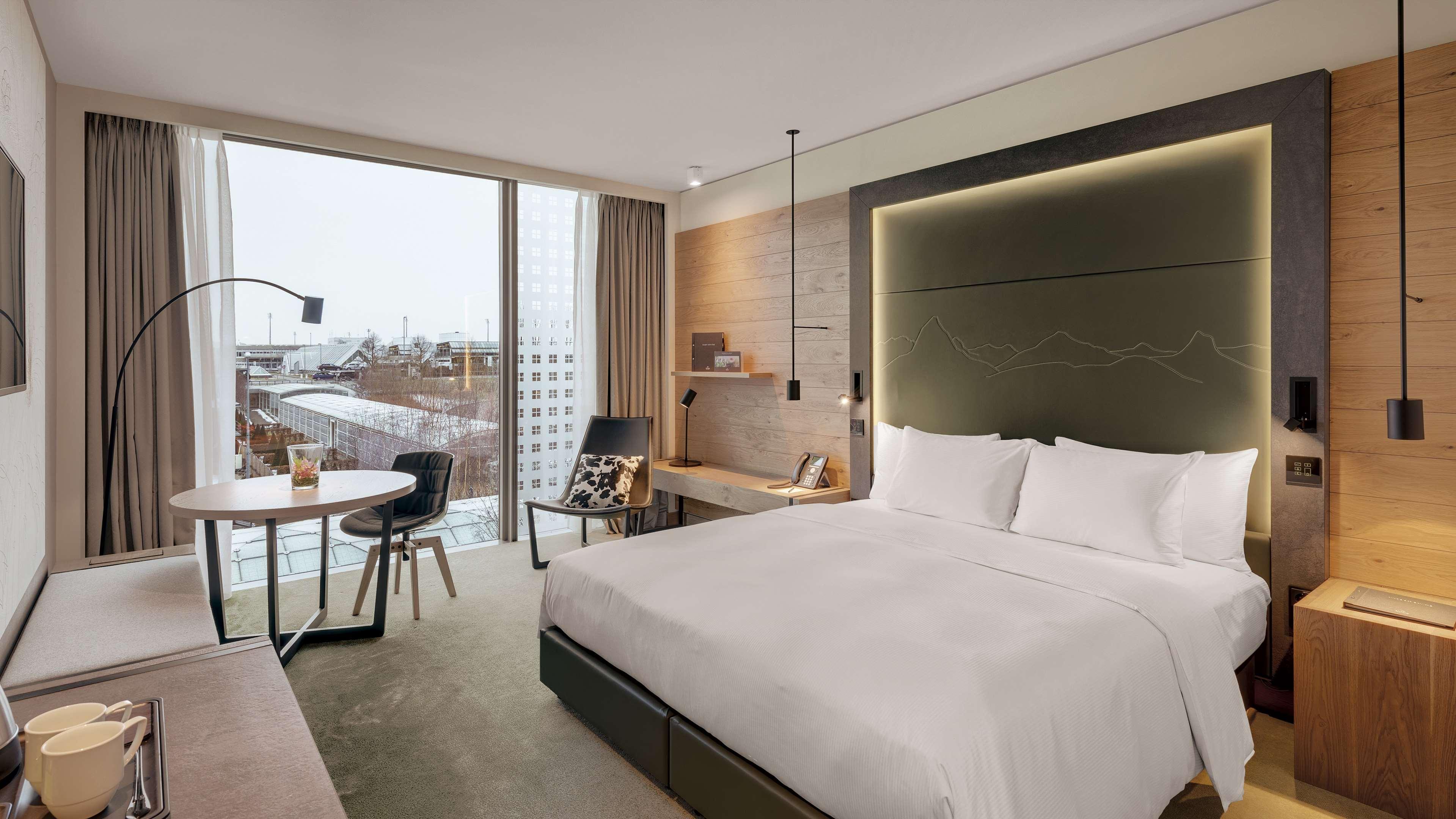 Double Deluxe King Bed