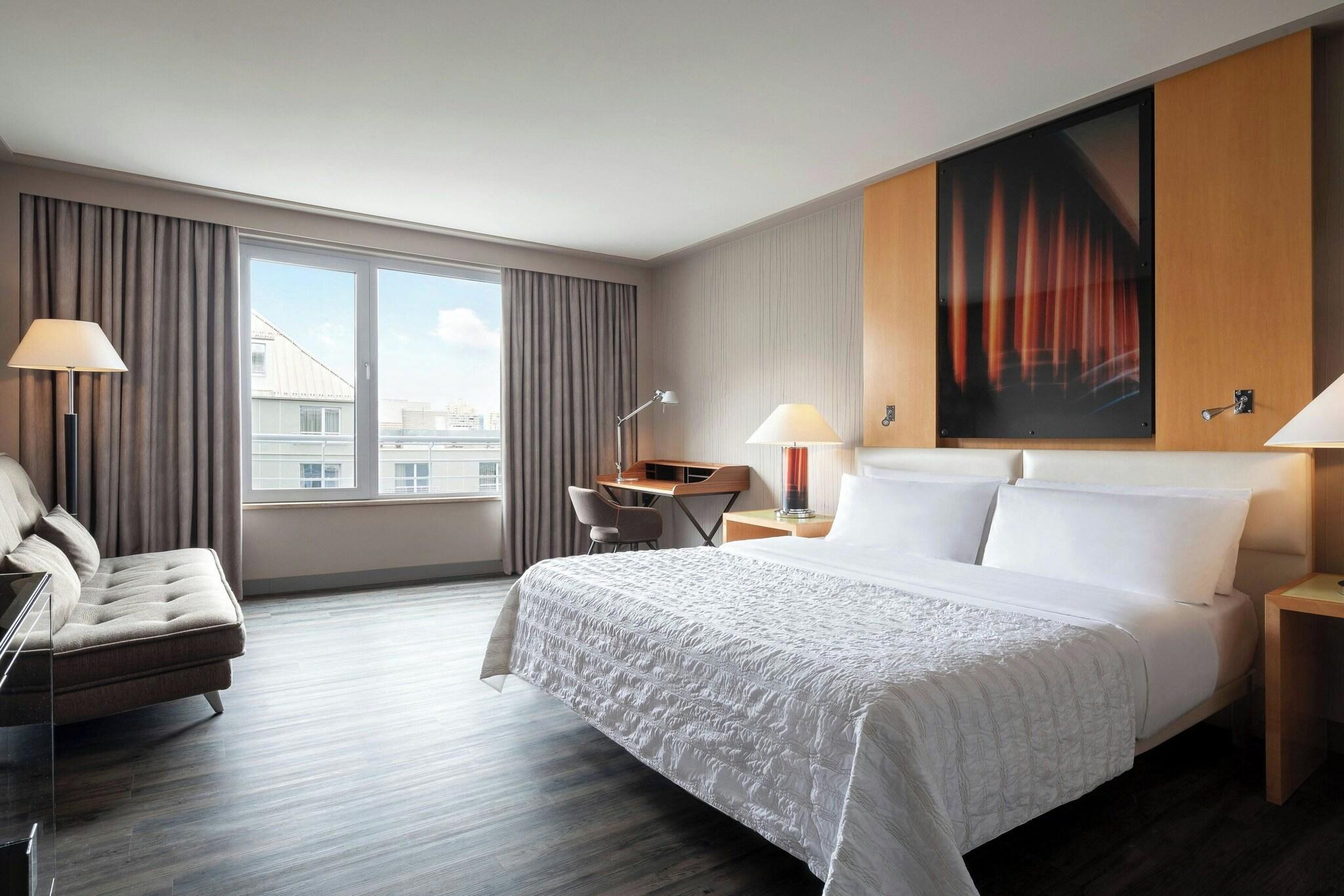 Double Executive King Bed