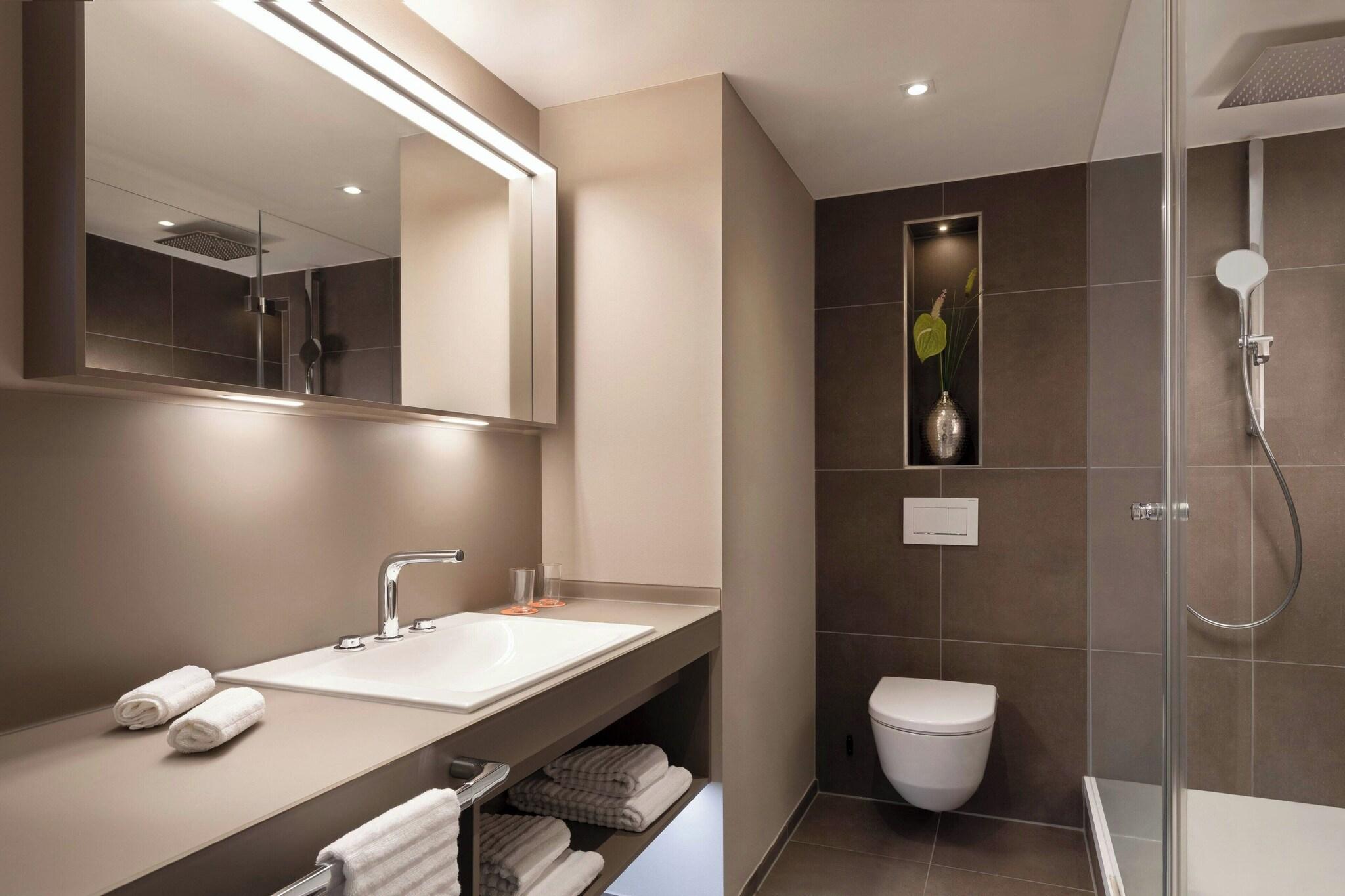 Junior Suite Garden View King Bed