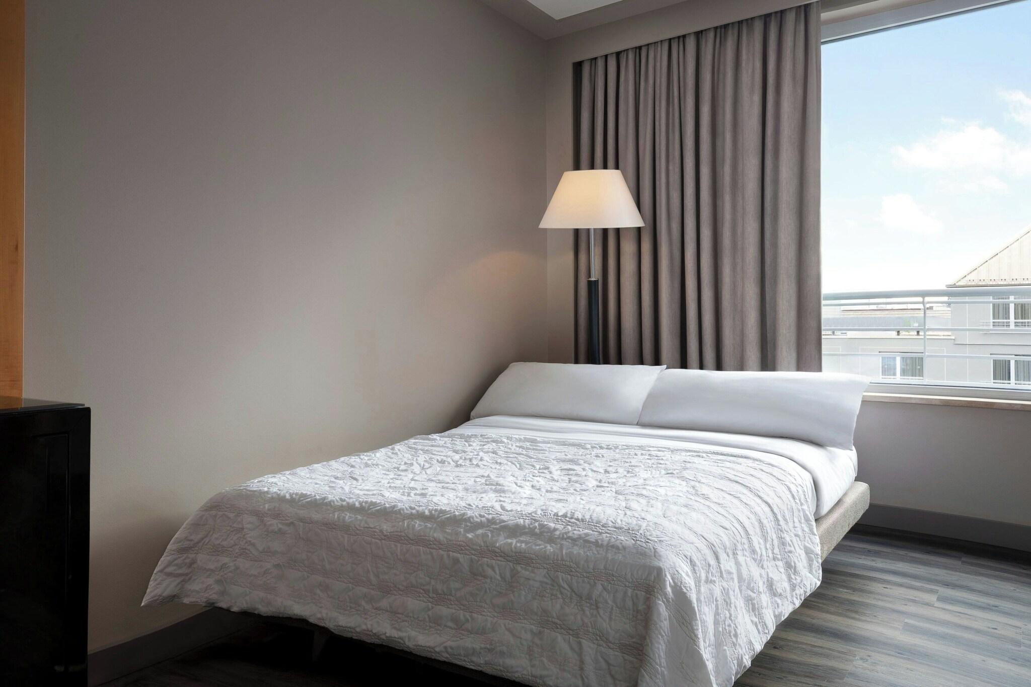 Double Executive King Bed