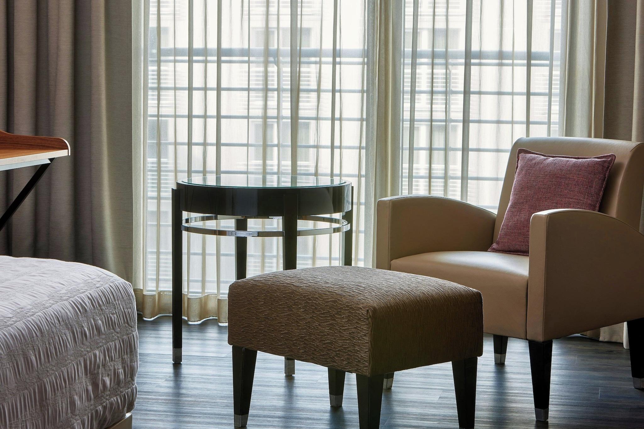 Double or Twin Superior Queen Bed