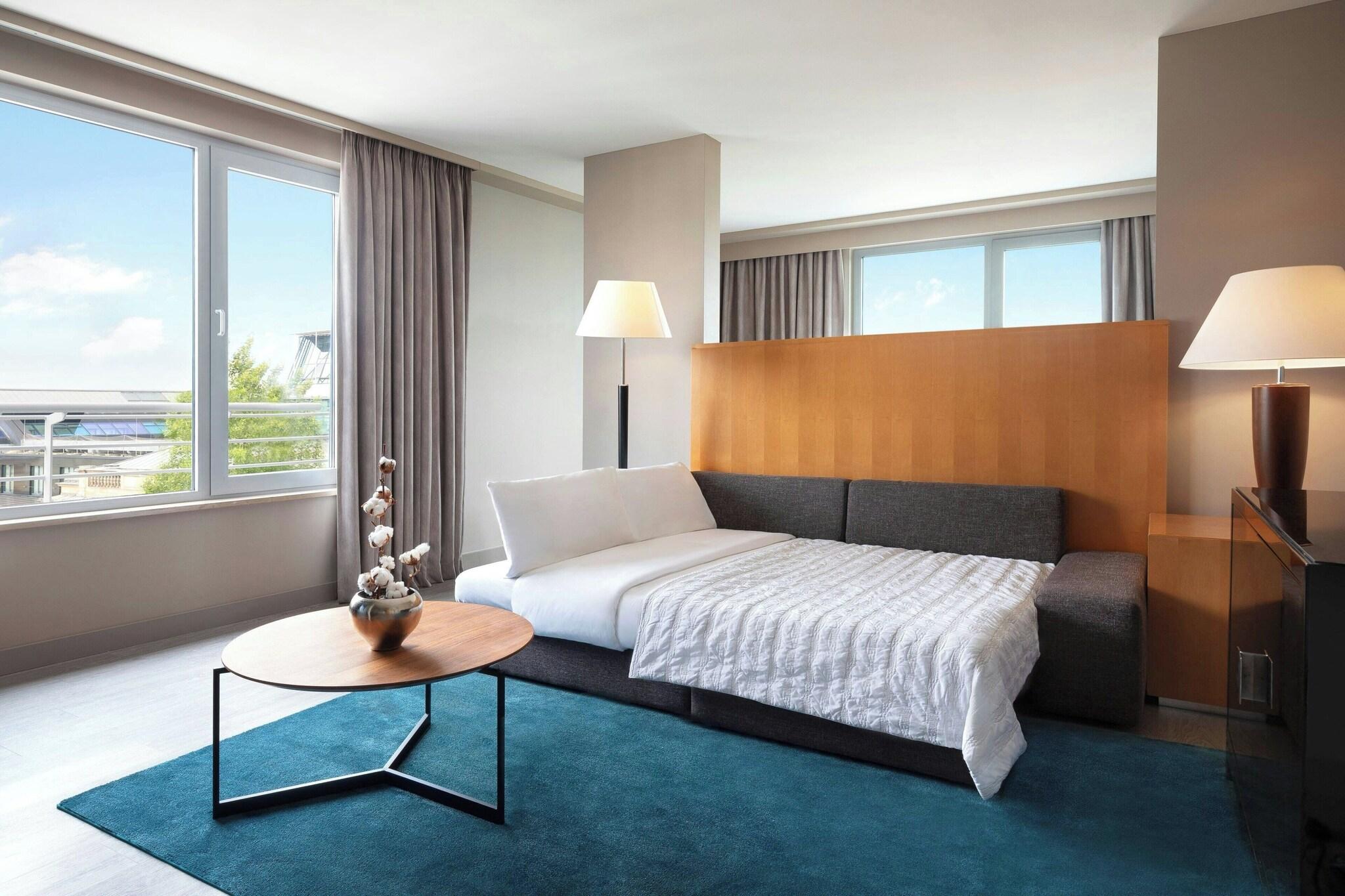 Suite Deluxe King Bed