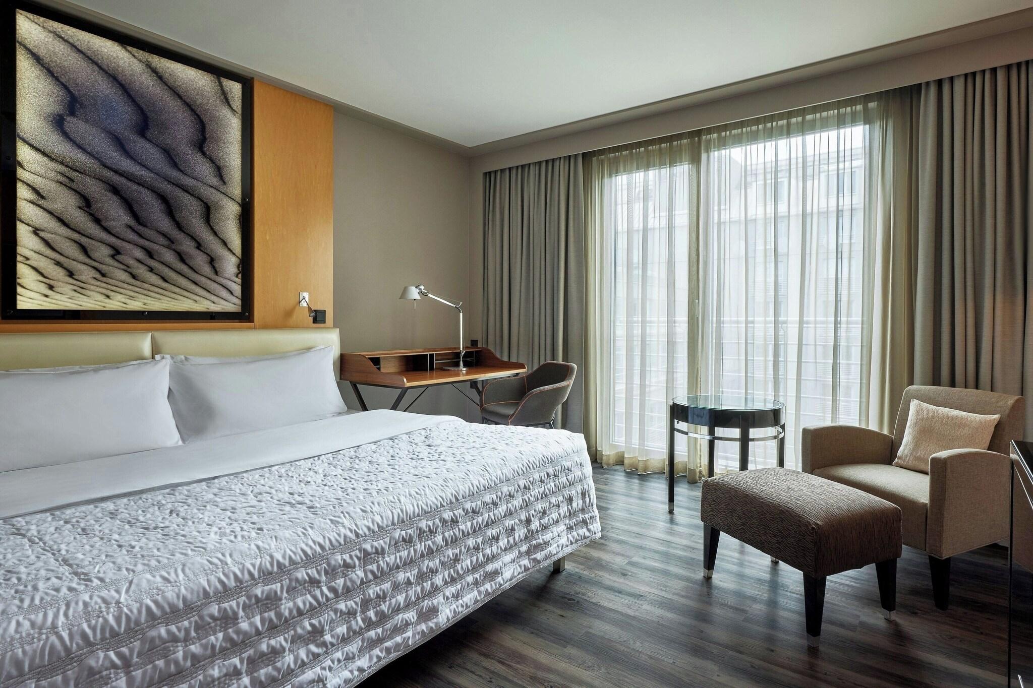 Double Superior Queen Bed