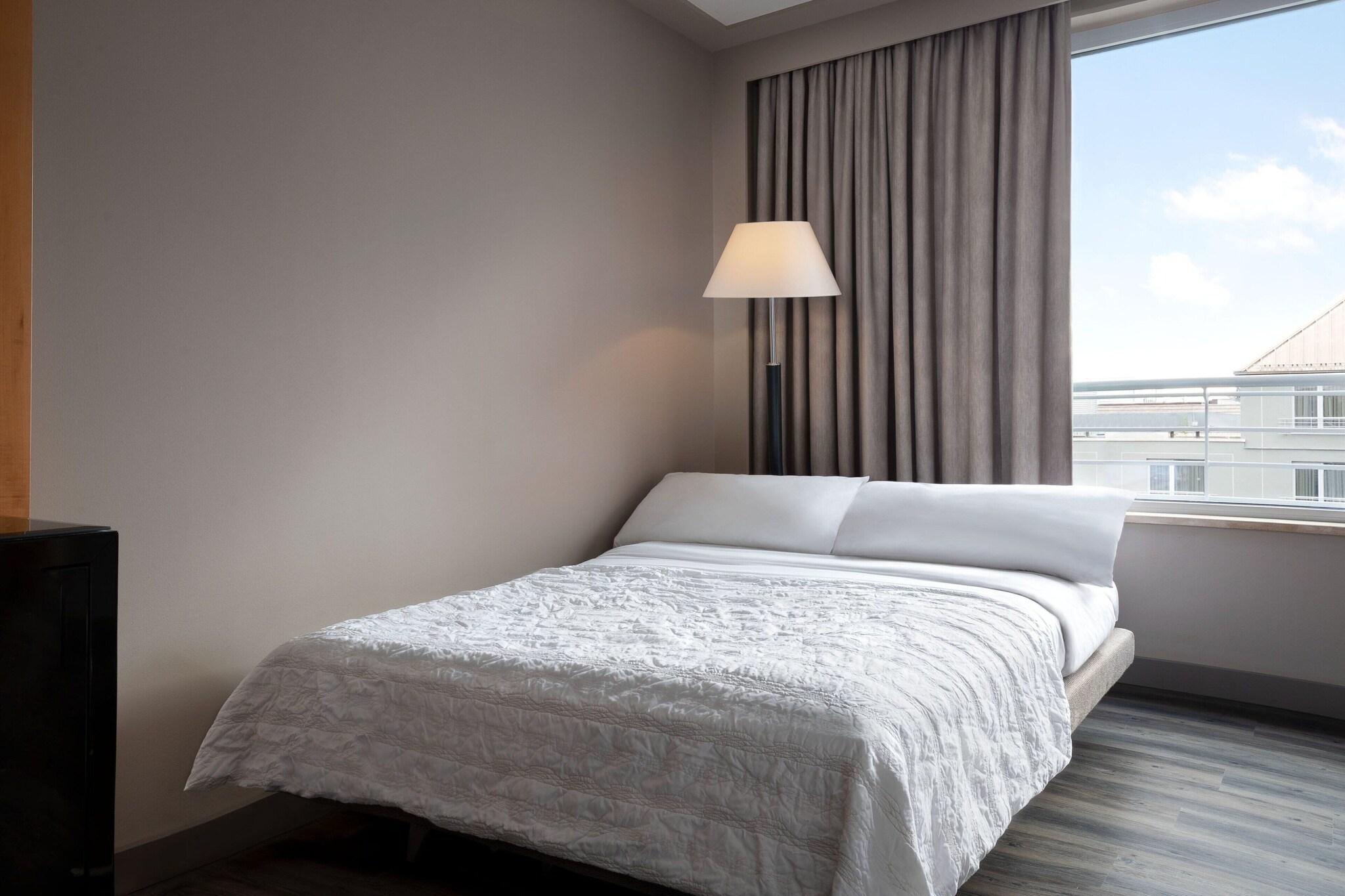 Double Executive King Bed