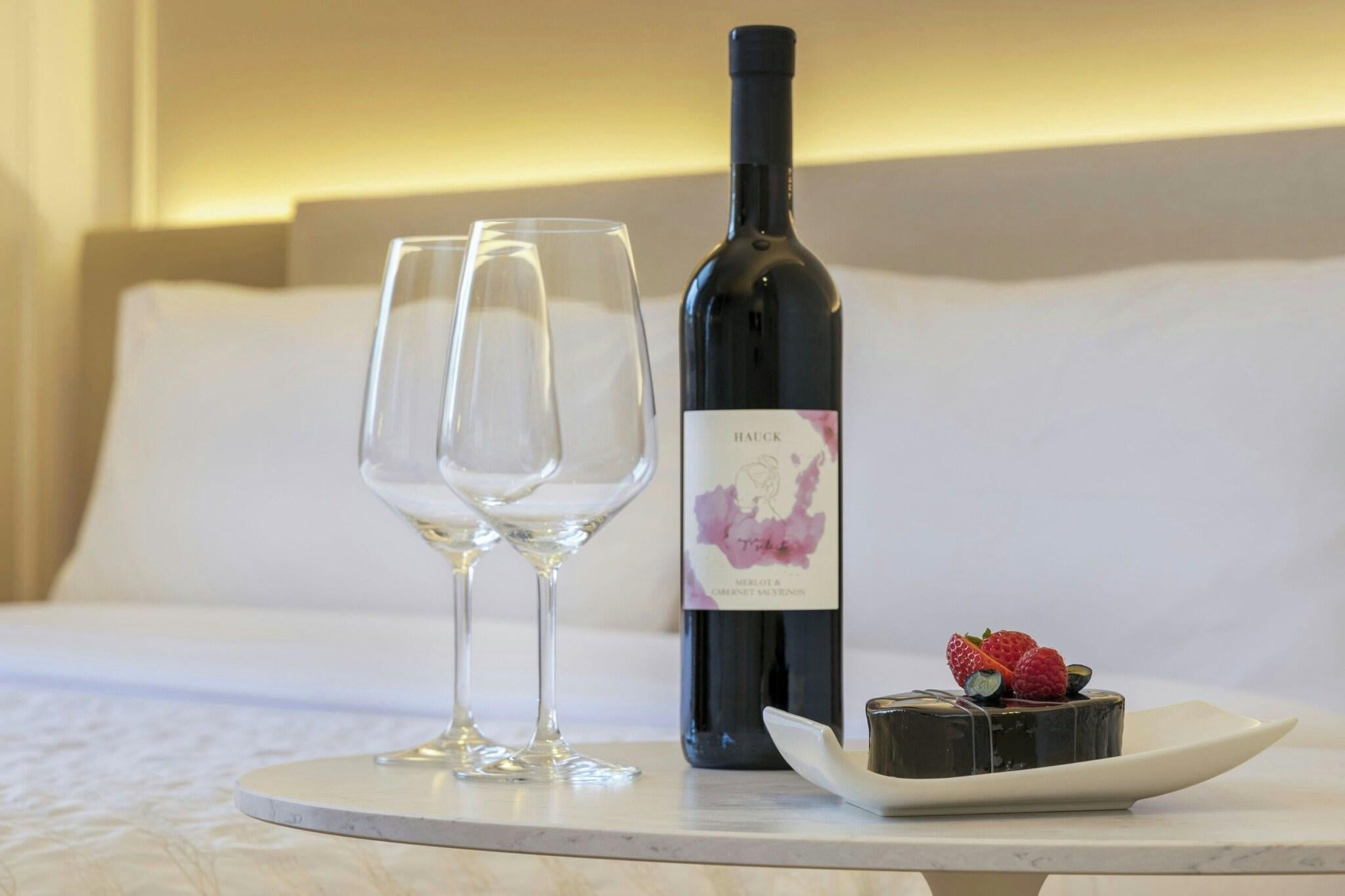 Suite One Bedroom with Views